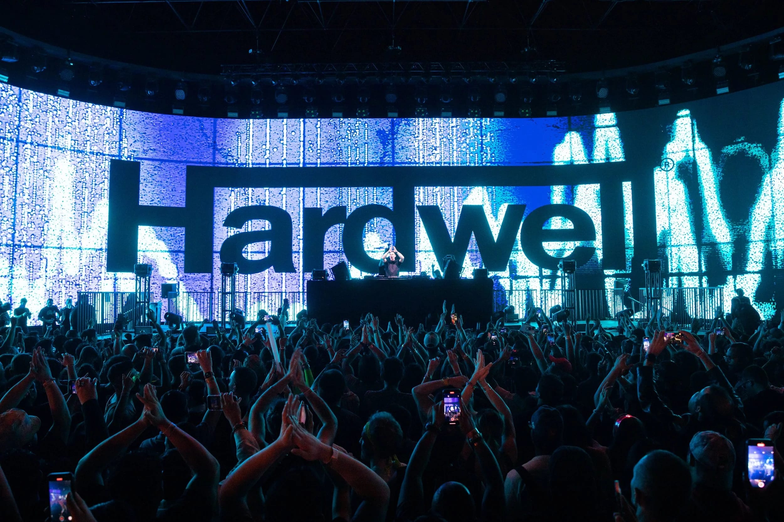 Hardwell live tour visuals by Comix