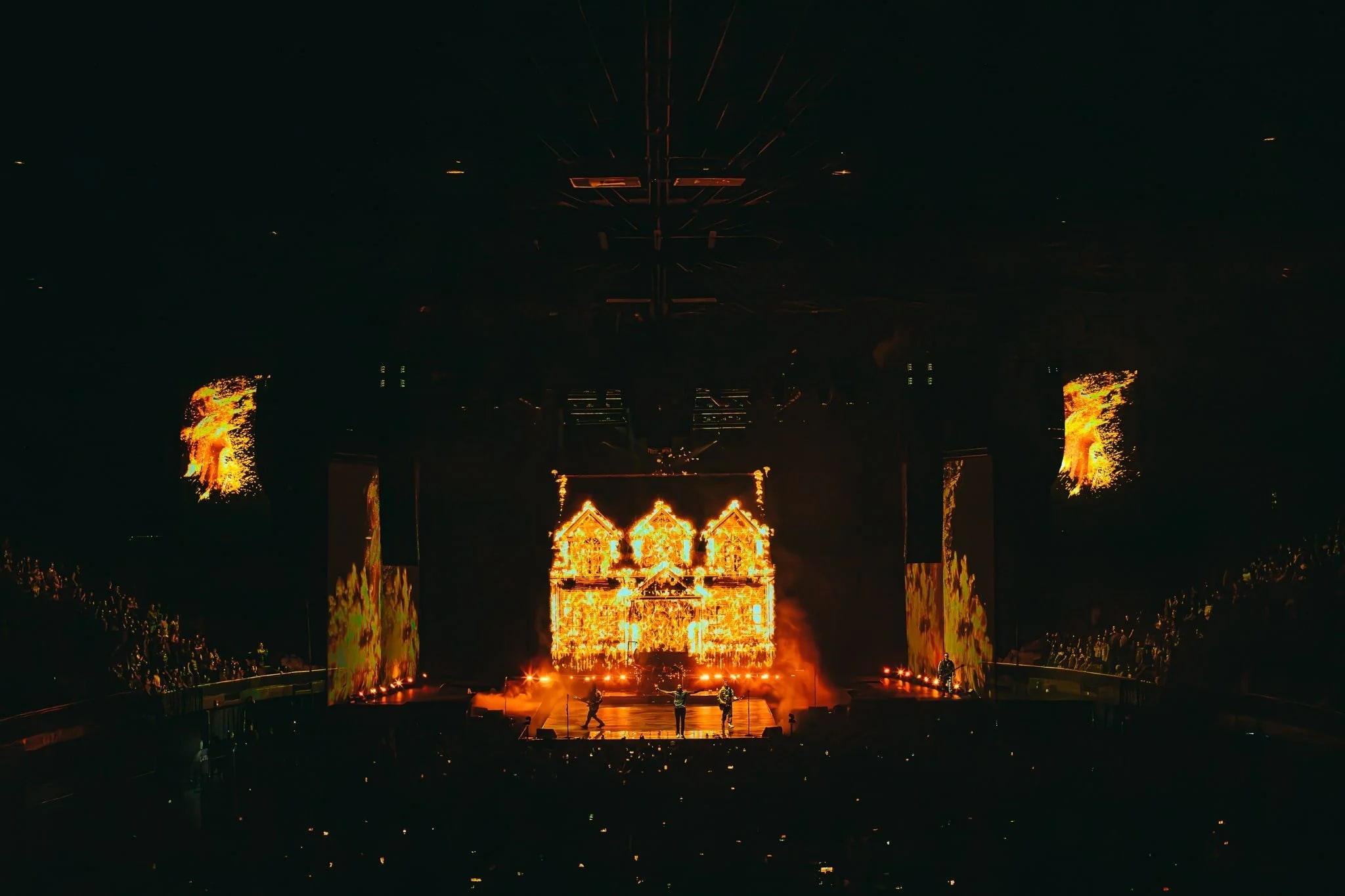 Avenged Sevenfold tour stage visuals by Comix