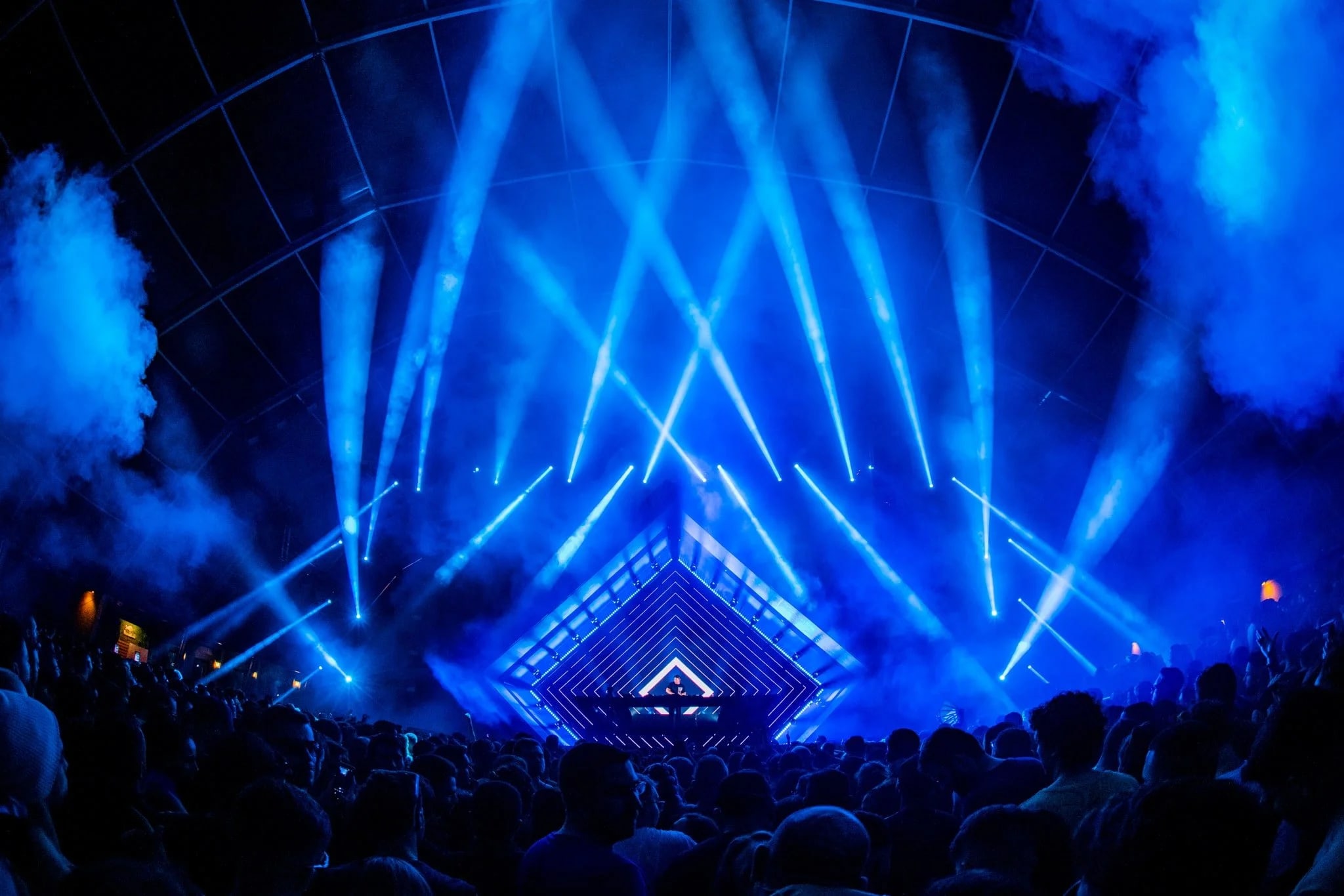 Hardwell live tour visuals by Comix