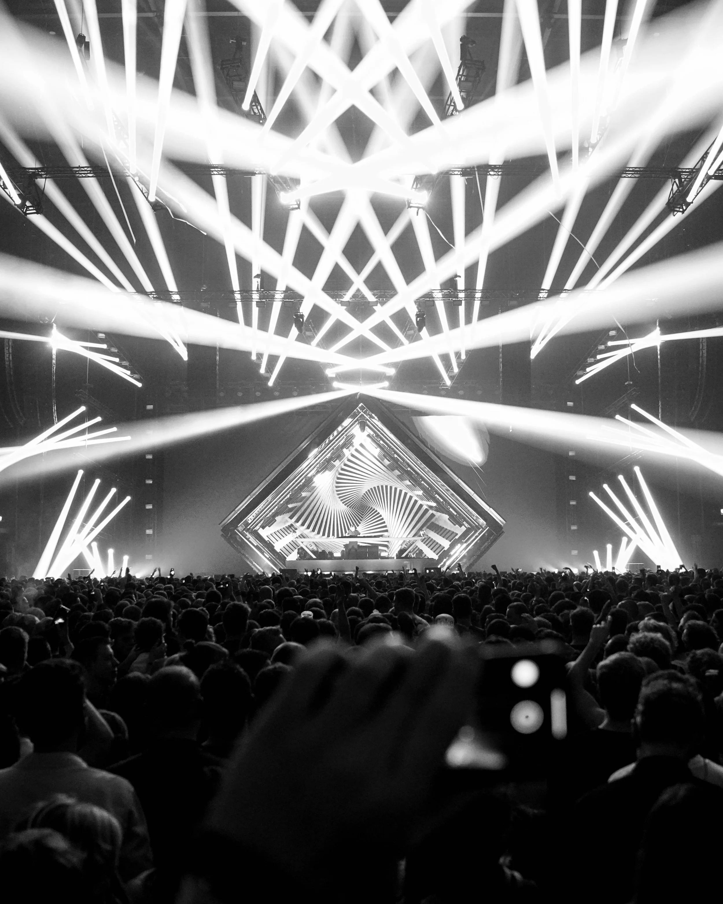 Hardwell live tour visuals by Comix