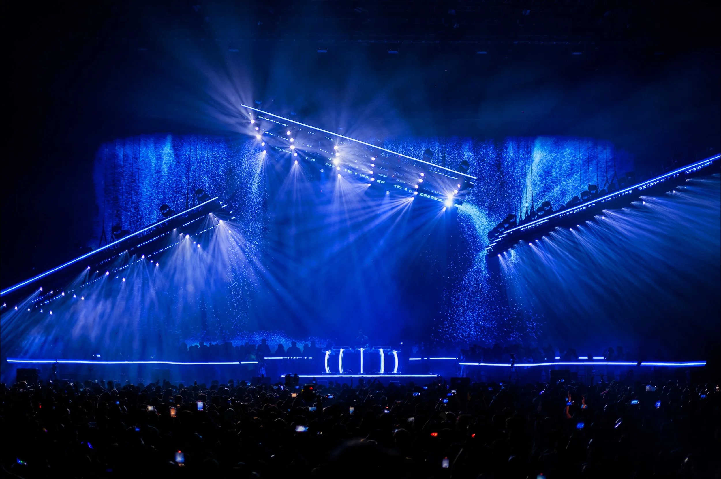 Tiësto Prismatic tour visuals by Comix