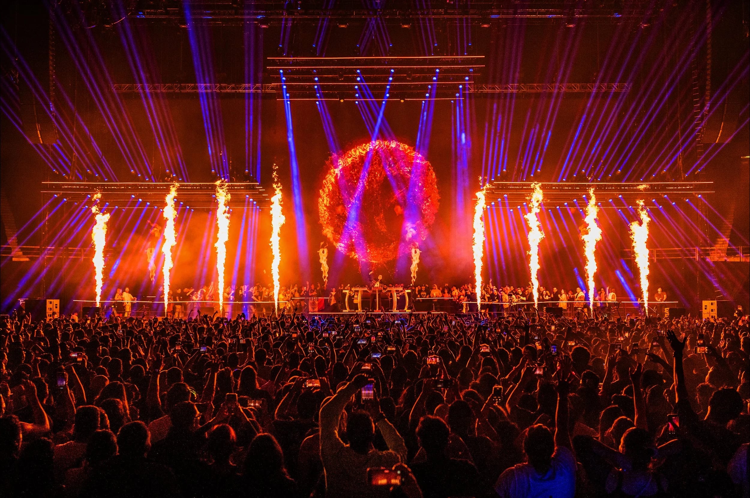 Tiësto Prismatic tour visuals by Comix