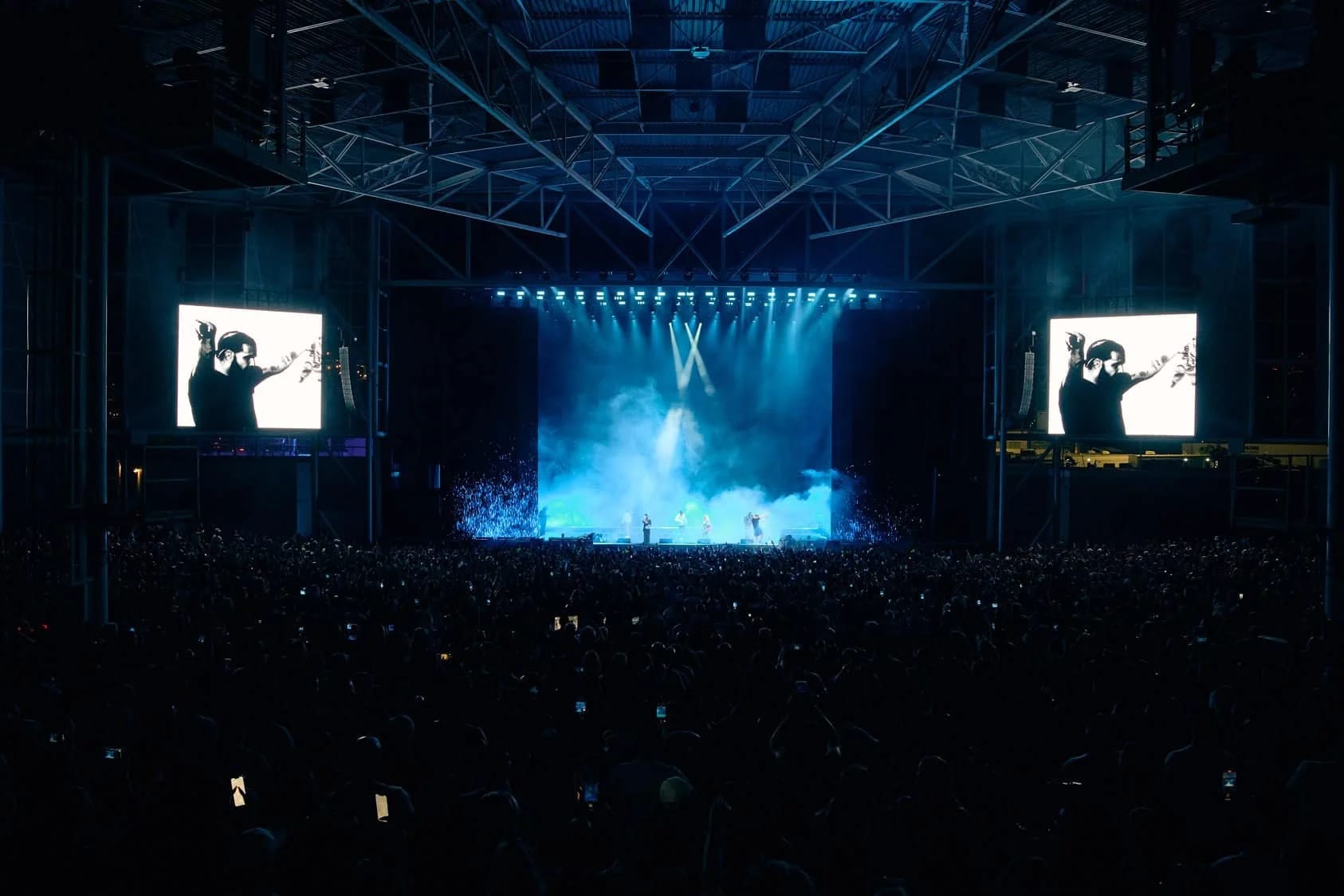 Drake Honestly Nevermind tour visuals by Comix