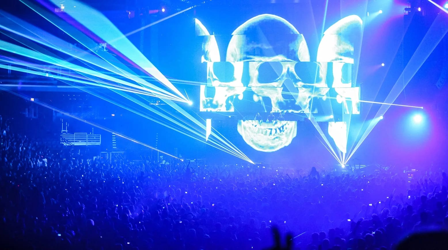 Swedish House Mafia tour visuals by Comix