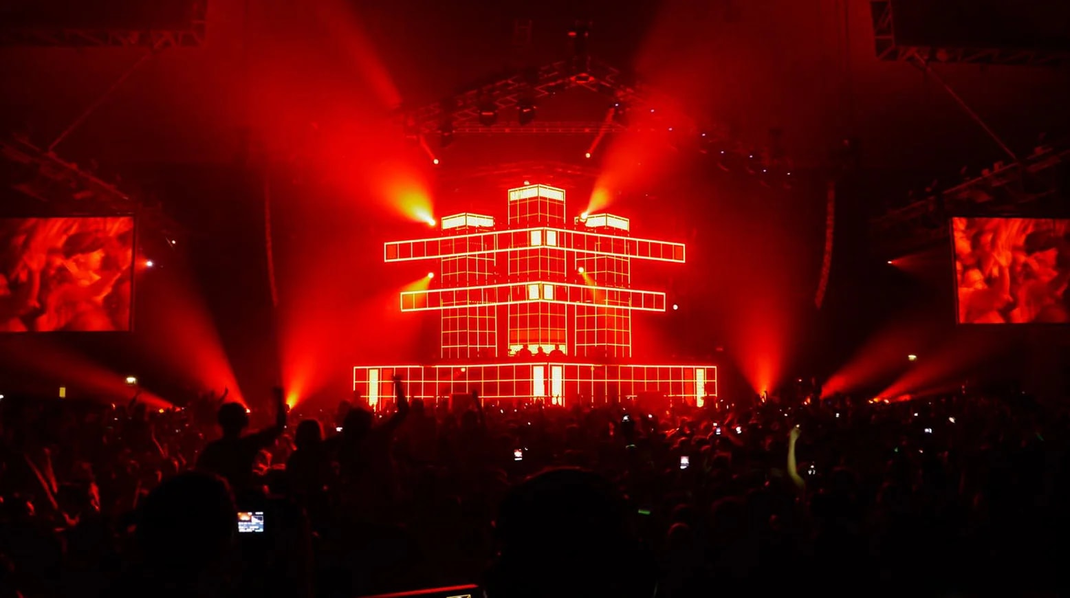 Swedish House Mafia tour visuals by Comix