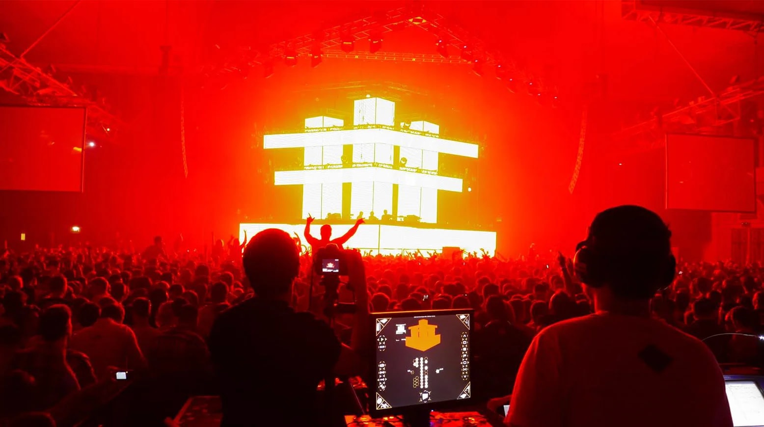 Swedish House Mafia tour visuals by Comix