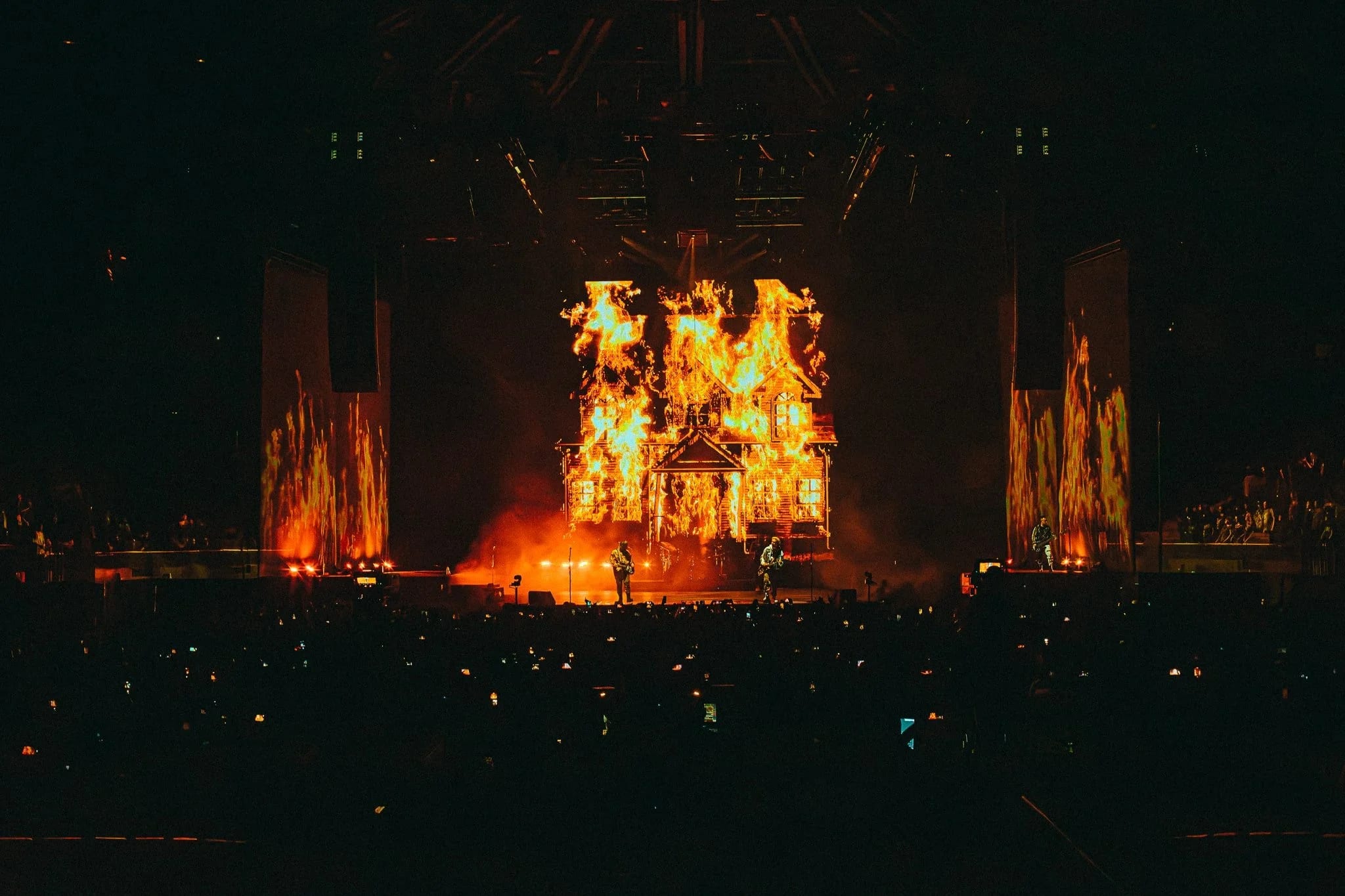 Avenged Sevenfold tour stage visuals by Comix