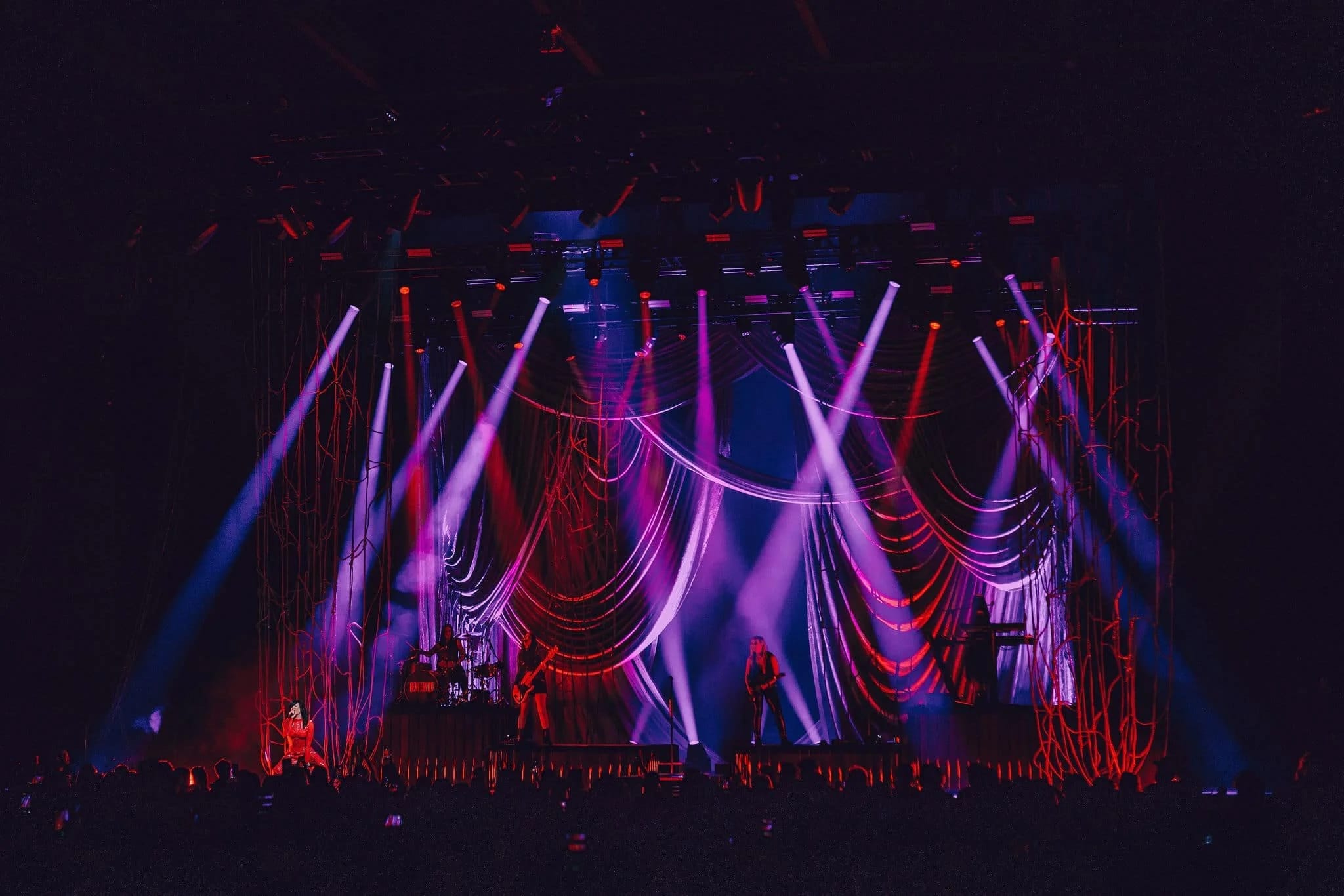 Demi Lovato tour stage visuals by Comix
