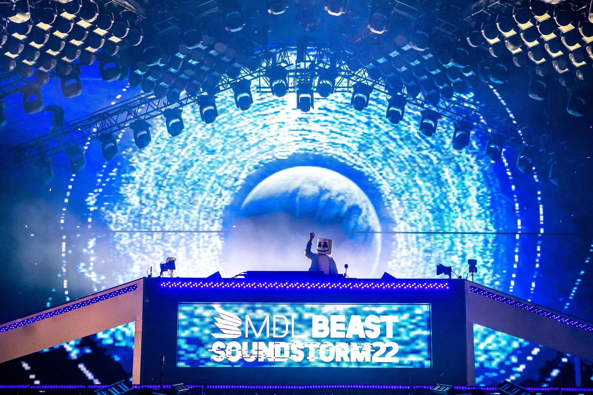 MDL Beast Soundstorm festival visuals by Comix