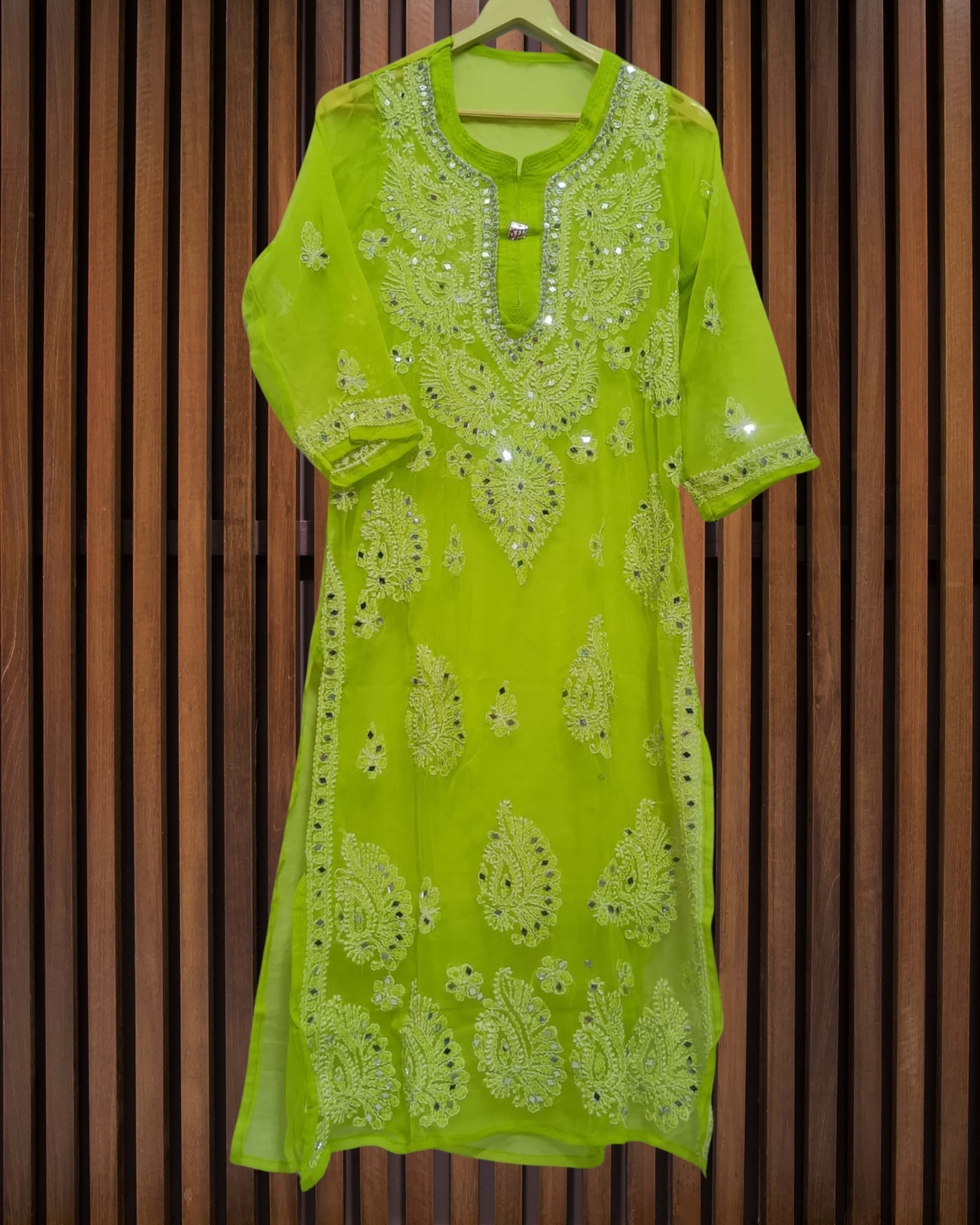 Pairahan Gulzar Kurti  Lucknowi Chikankari - Full view 9