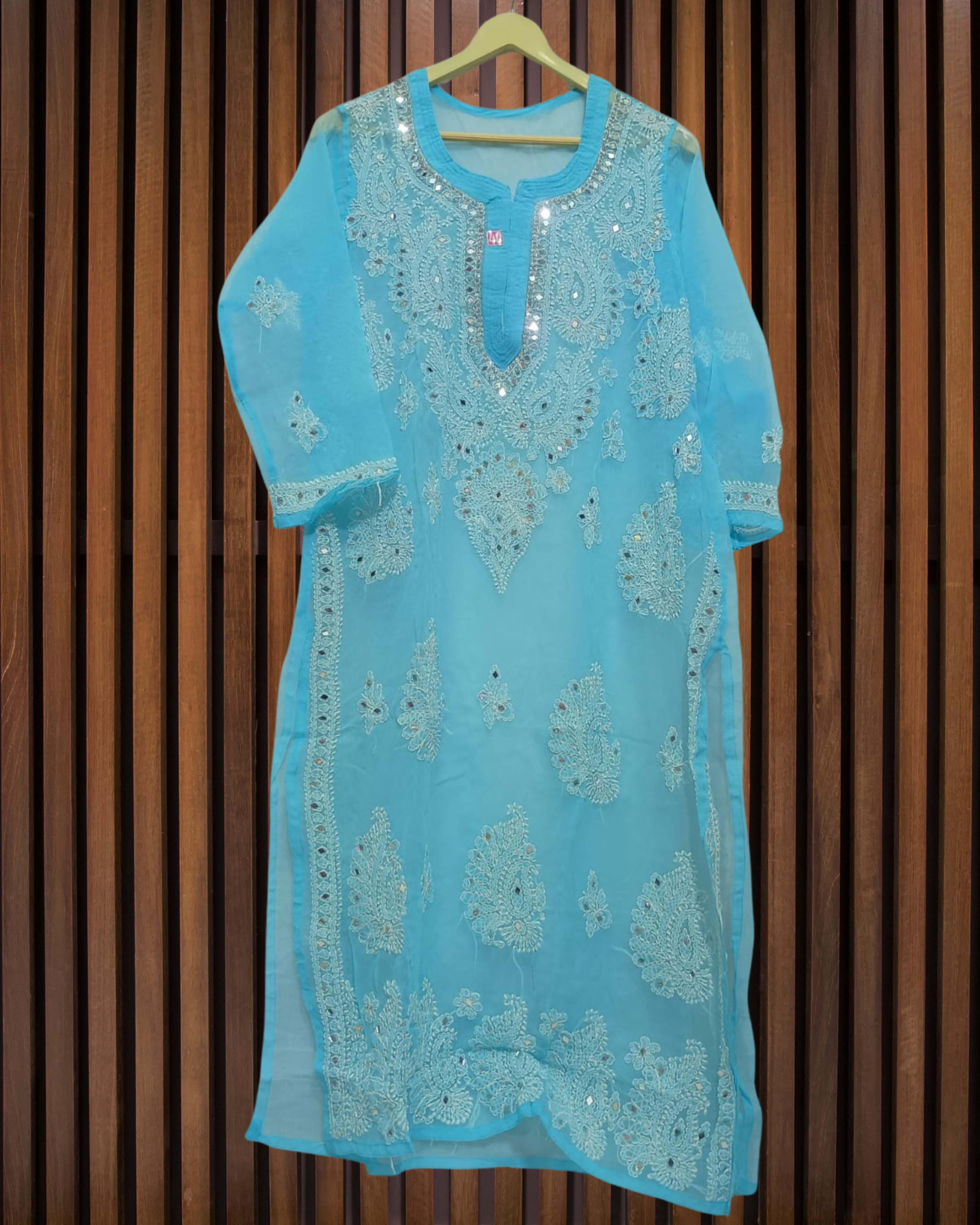 Pairahan Gulzar Kurti  Lucknowi Chikankari - Full view 13