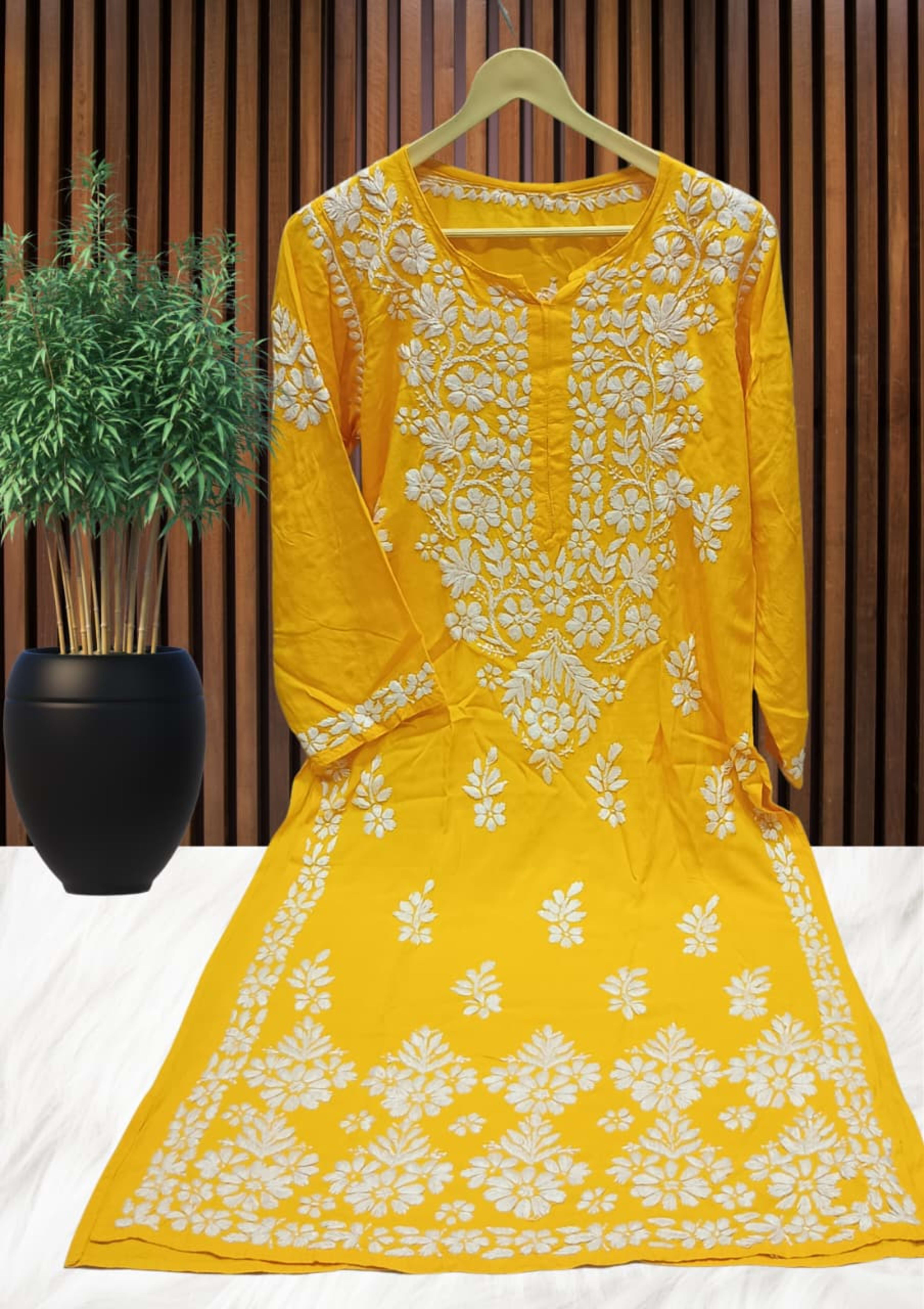 ZUBAIDA CHIKAN KURTI Lucknowi Chikankari - Full view 5