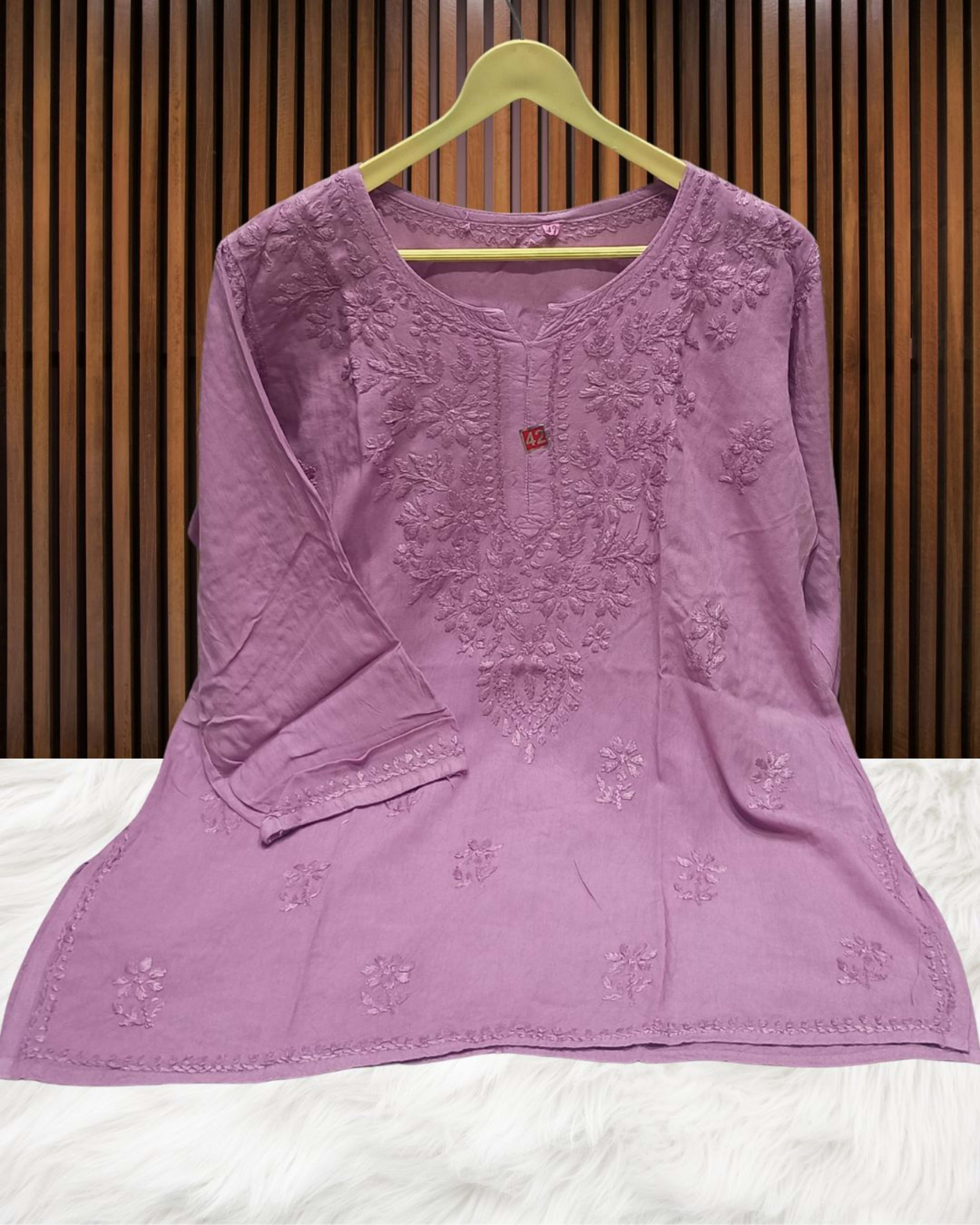 Lucknowi Handwork Short Chikankari Kurti  Lucknowi Chikankari - Full view 12