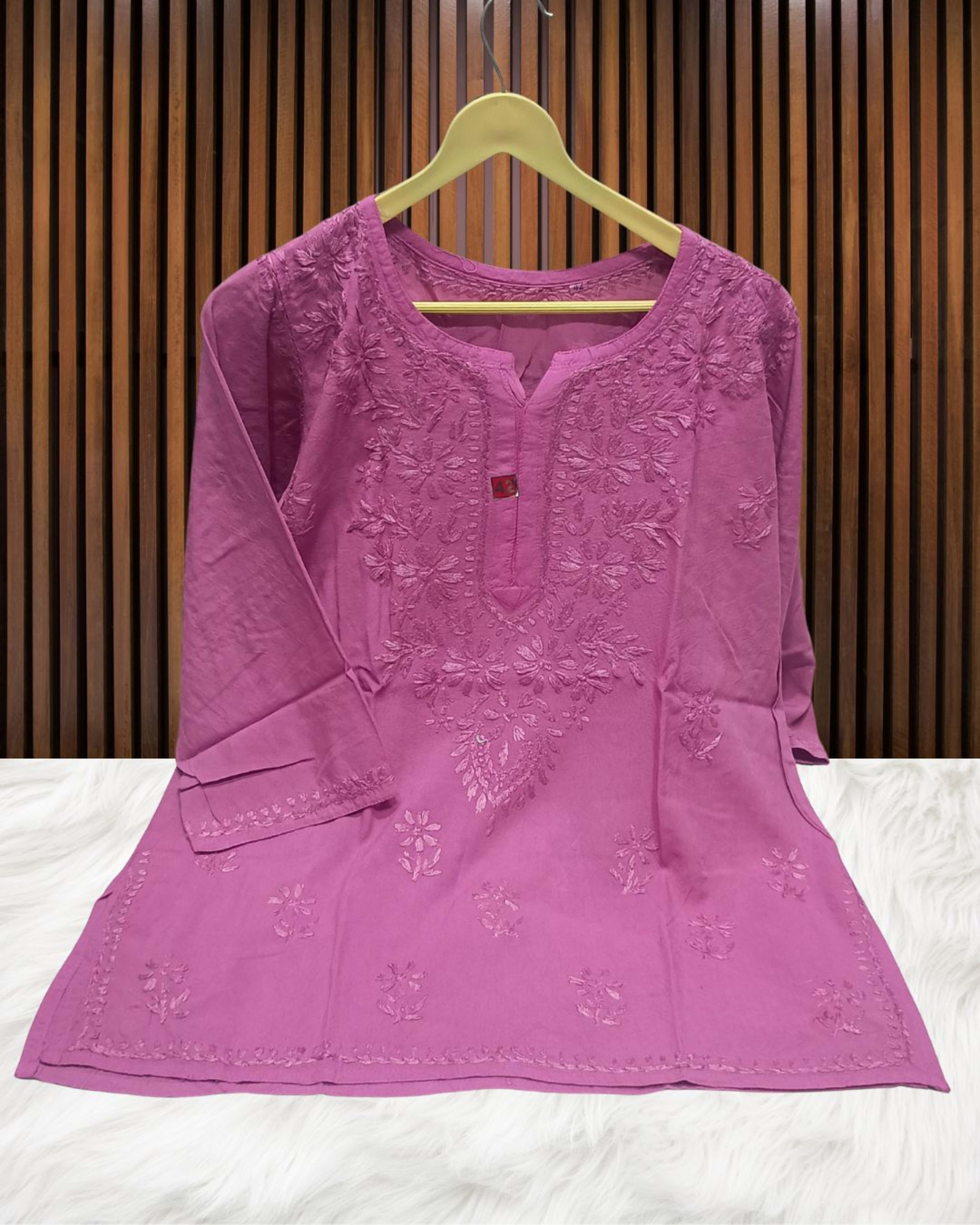 Lucknowi Handwork Short Chikankari Kurti  Lucknowi Chikankari - Full view 18
