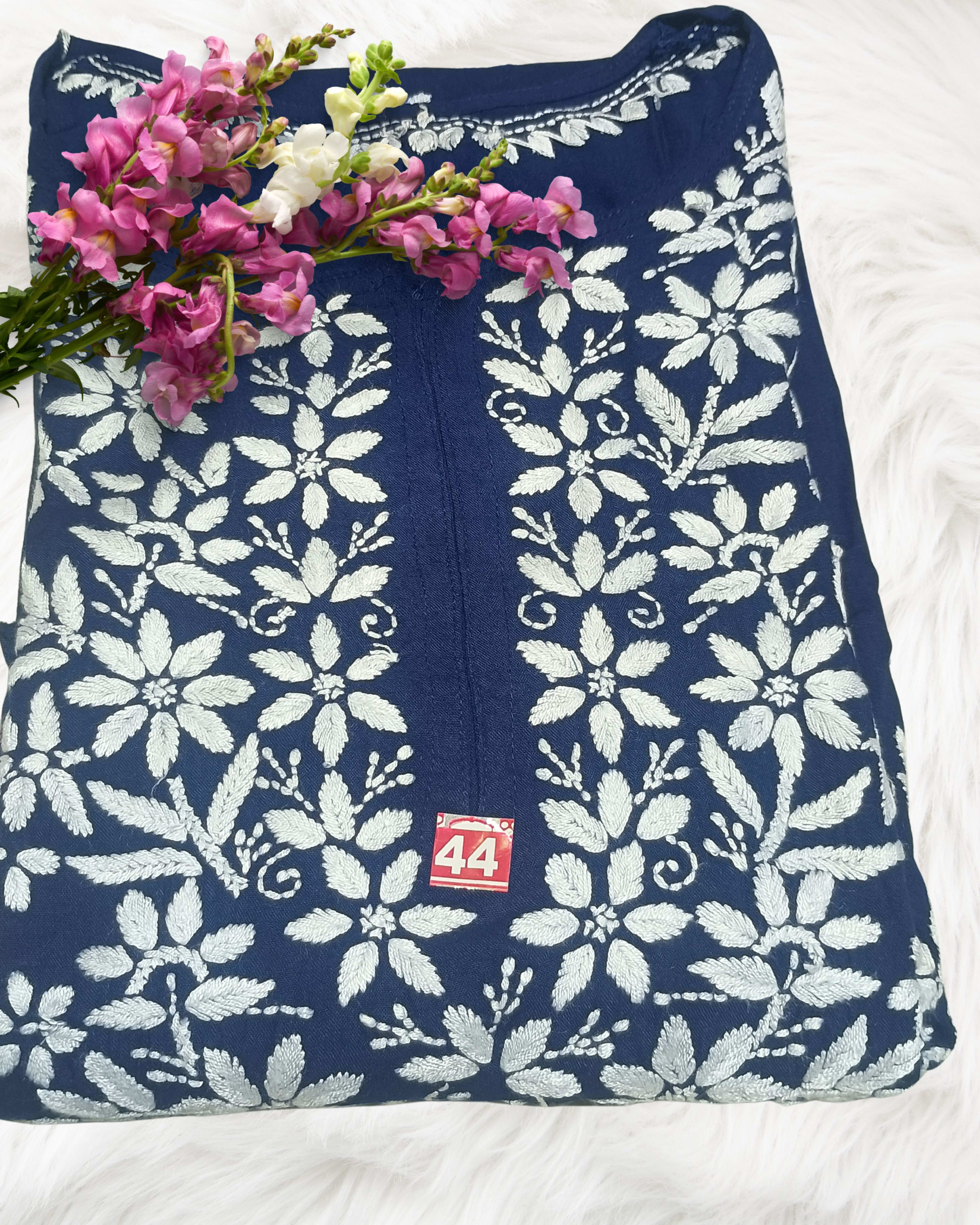 Lucknowi Handwork Chikankari Kurti – White Thread Lucknowi Chikankari - Full view 5