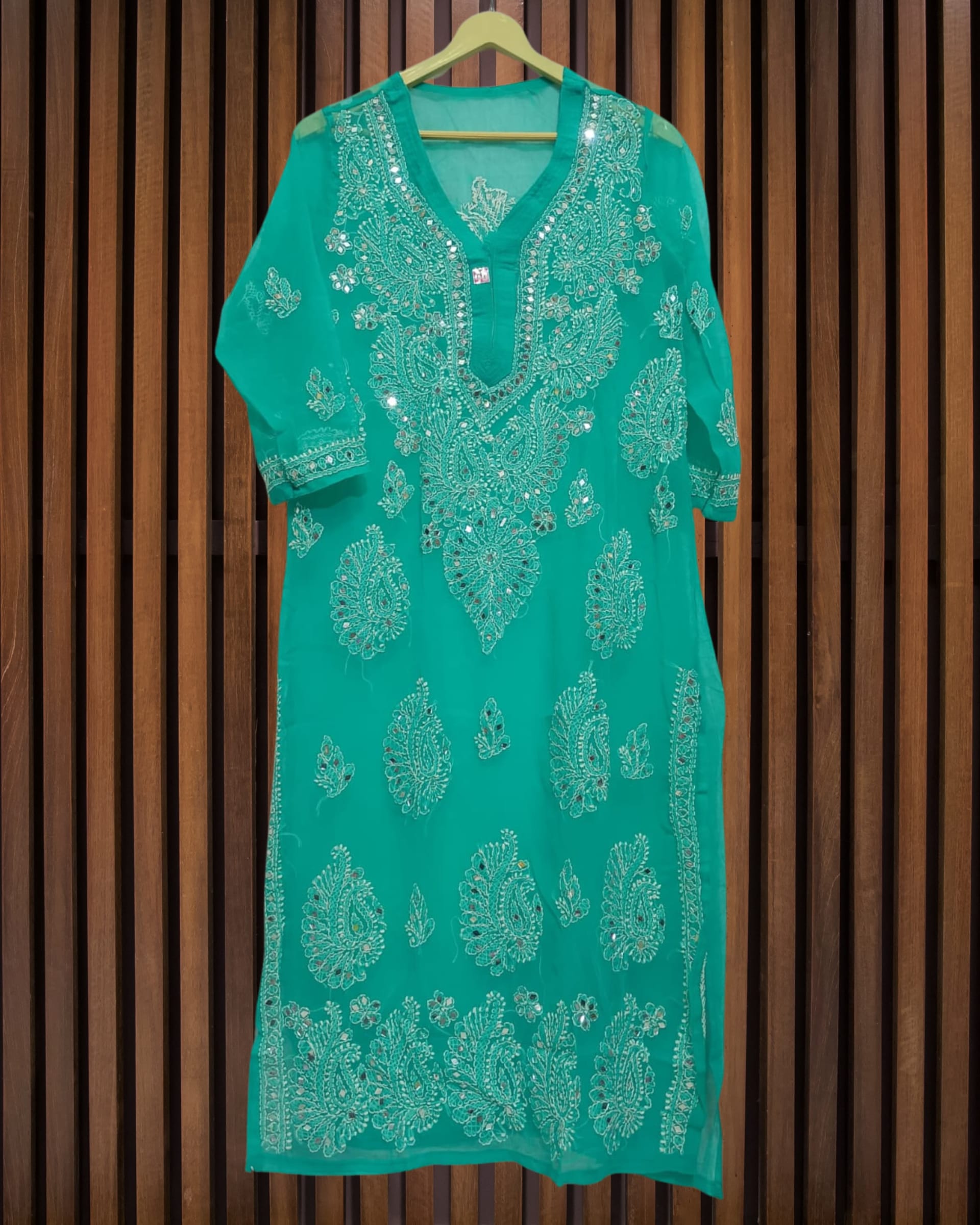 Pairahan Gulzar Kurti Lucknowi Chikankari - Full view 6