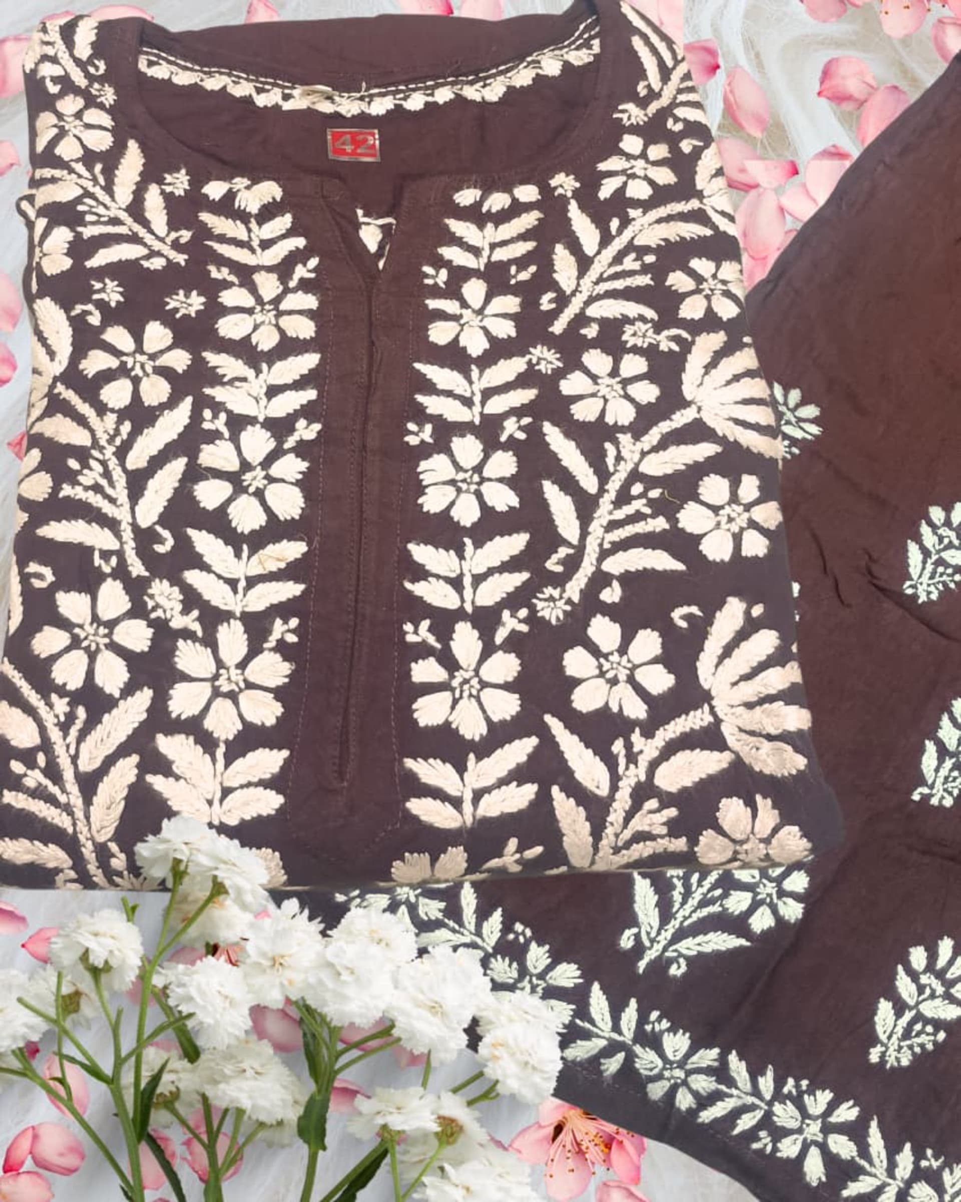 Noorie Plazzo Set Lucknowi Chikankari - Full view 5