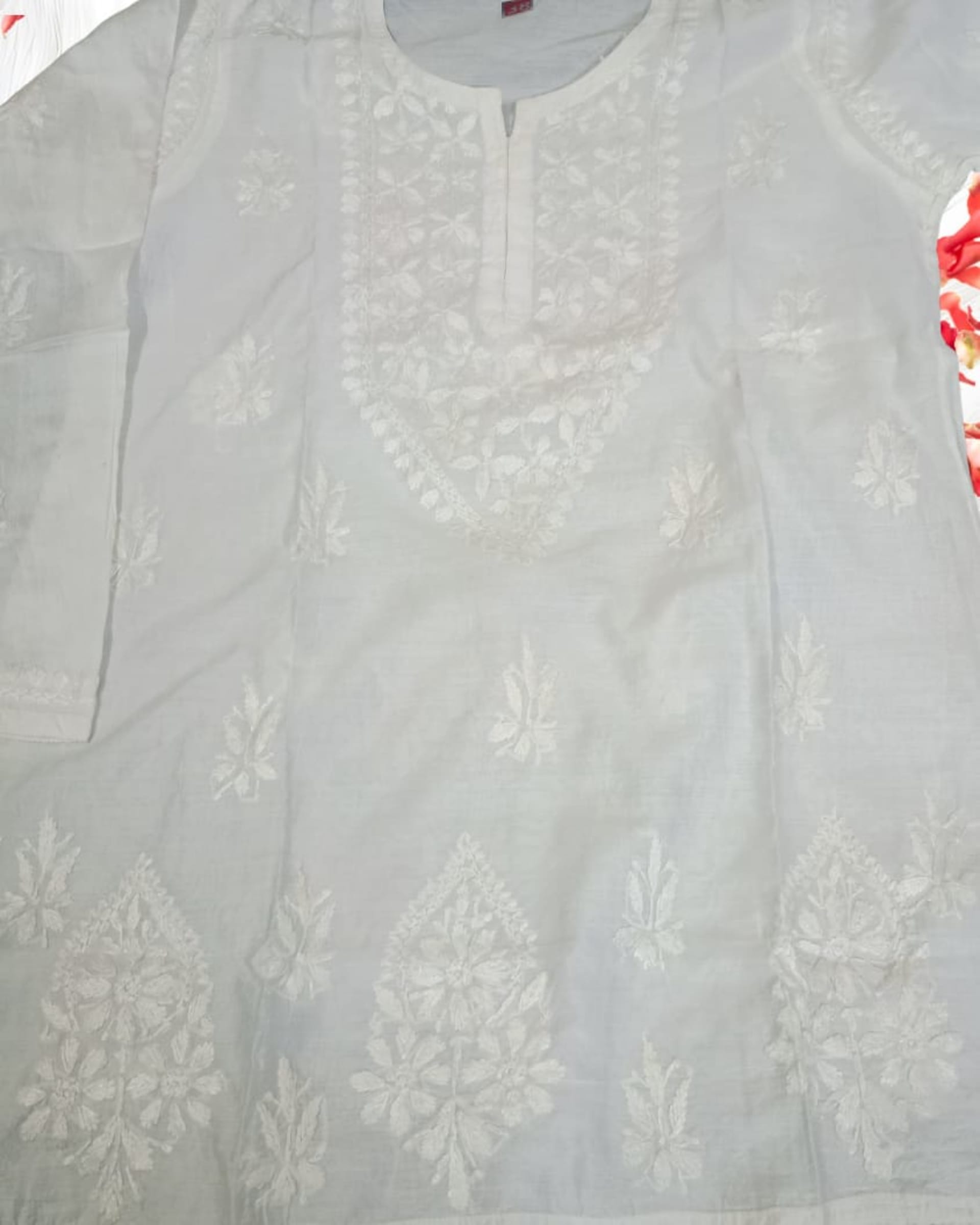 Pairahan Chikan – White Lucknowi Chikankari Short Top Lucknowi Chikankari - Full view 3