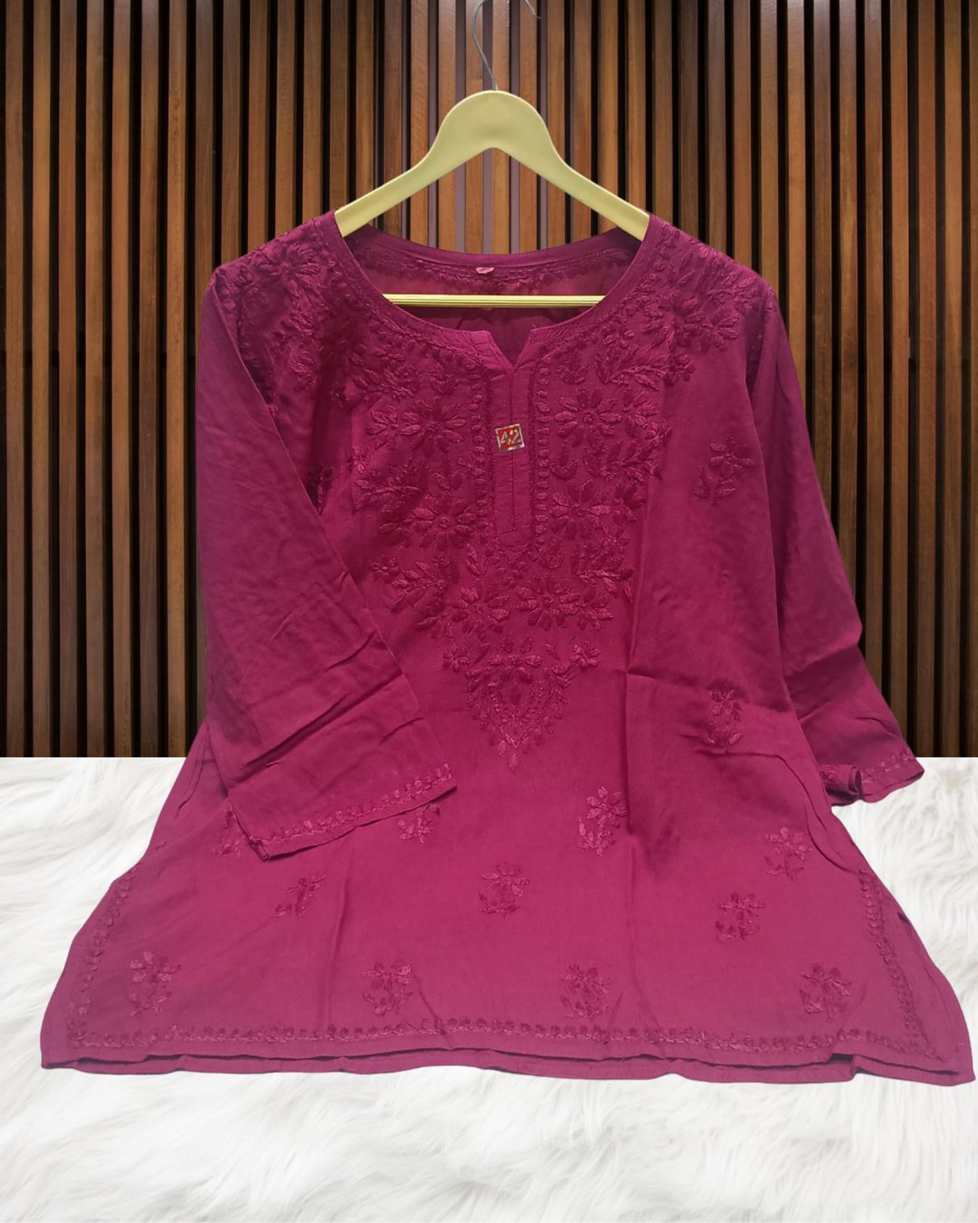 Lucknowi Handwork Short Chikankari Kurti Lucknowi Chikankari - Full view 5