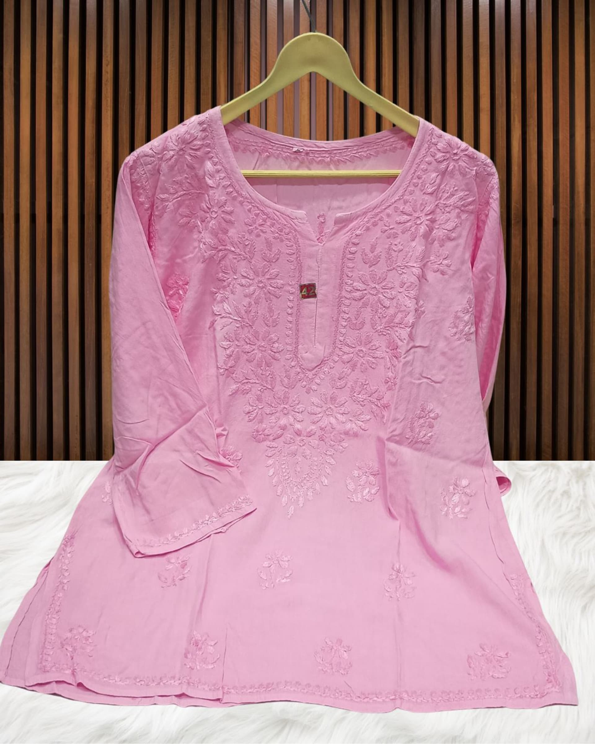 Lucknowi Handwork Short Chikankari Kurti Lucknowi Chikankari - Full view 15