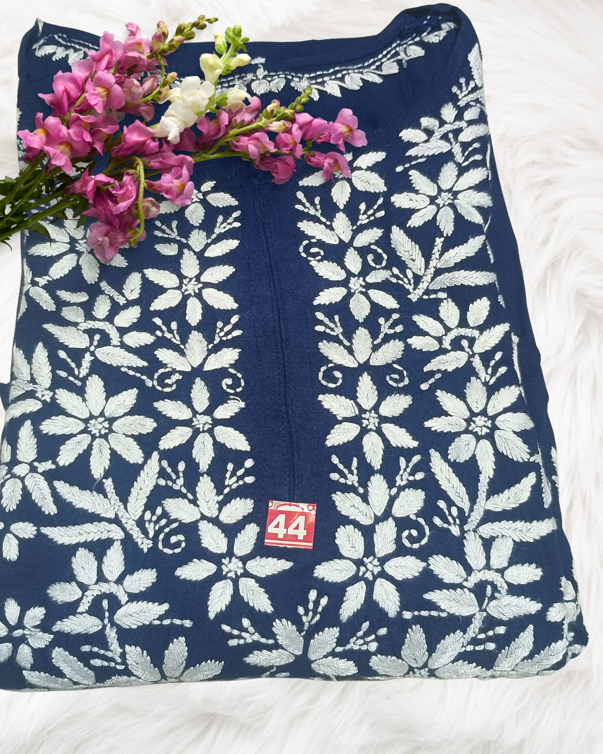 Lucknowi Handwork Chikankari Kurti – White Thread Lucknowi Chikankari - Full view 5