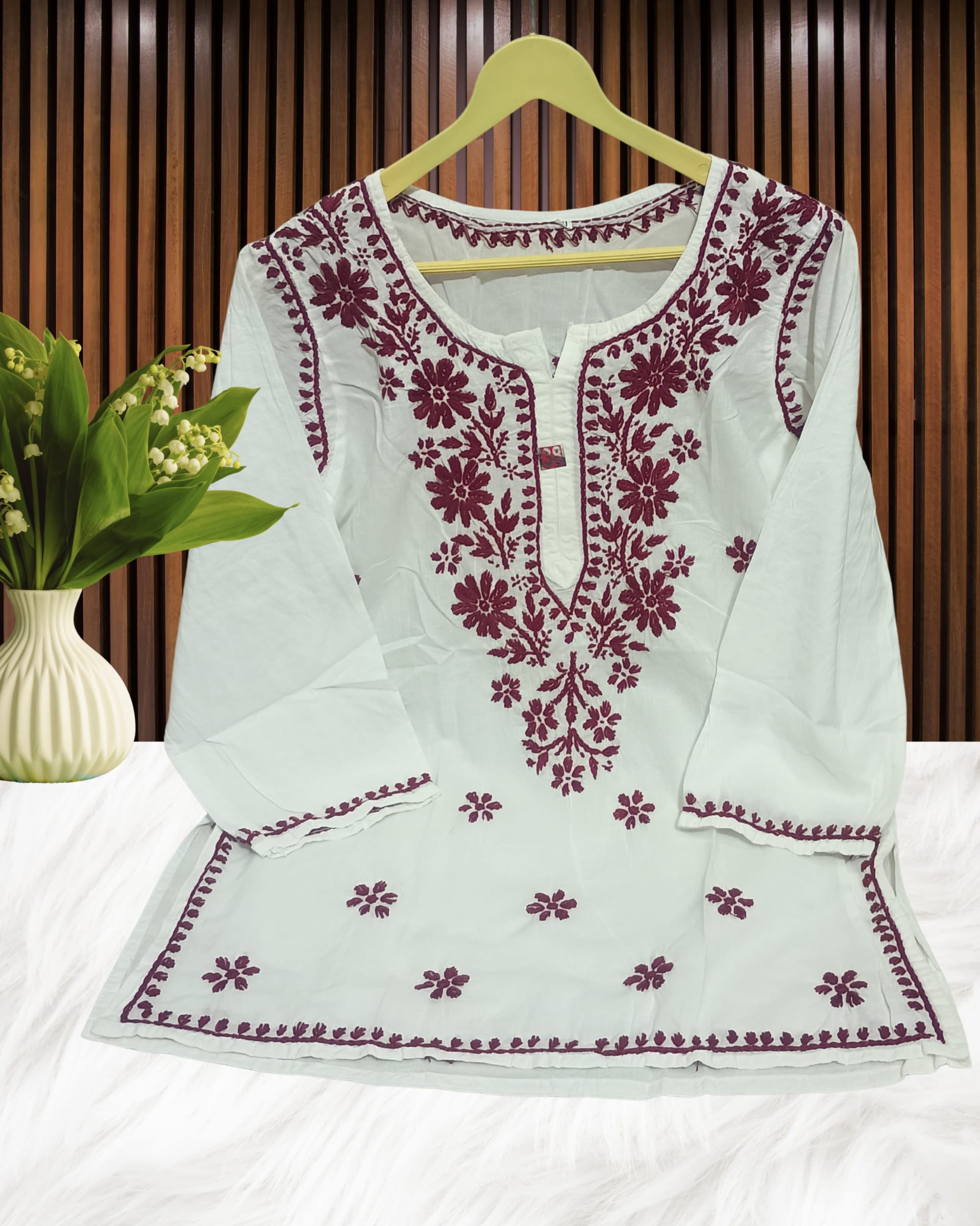 Pairahan Signature Lucknowi Chikankari Handwork Short Top – Contrast Thread Embroidery on Pure Cotton Lucknowi Chikankari - Full view 4