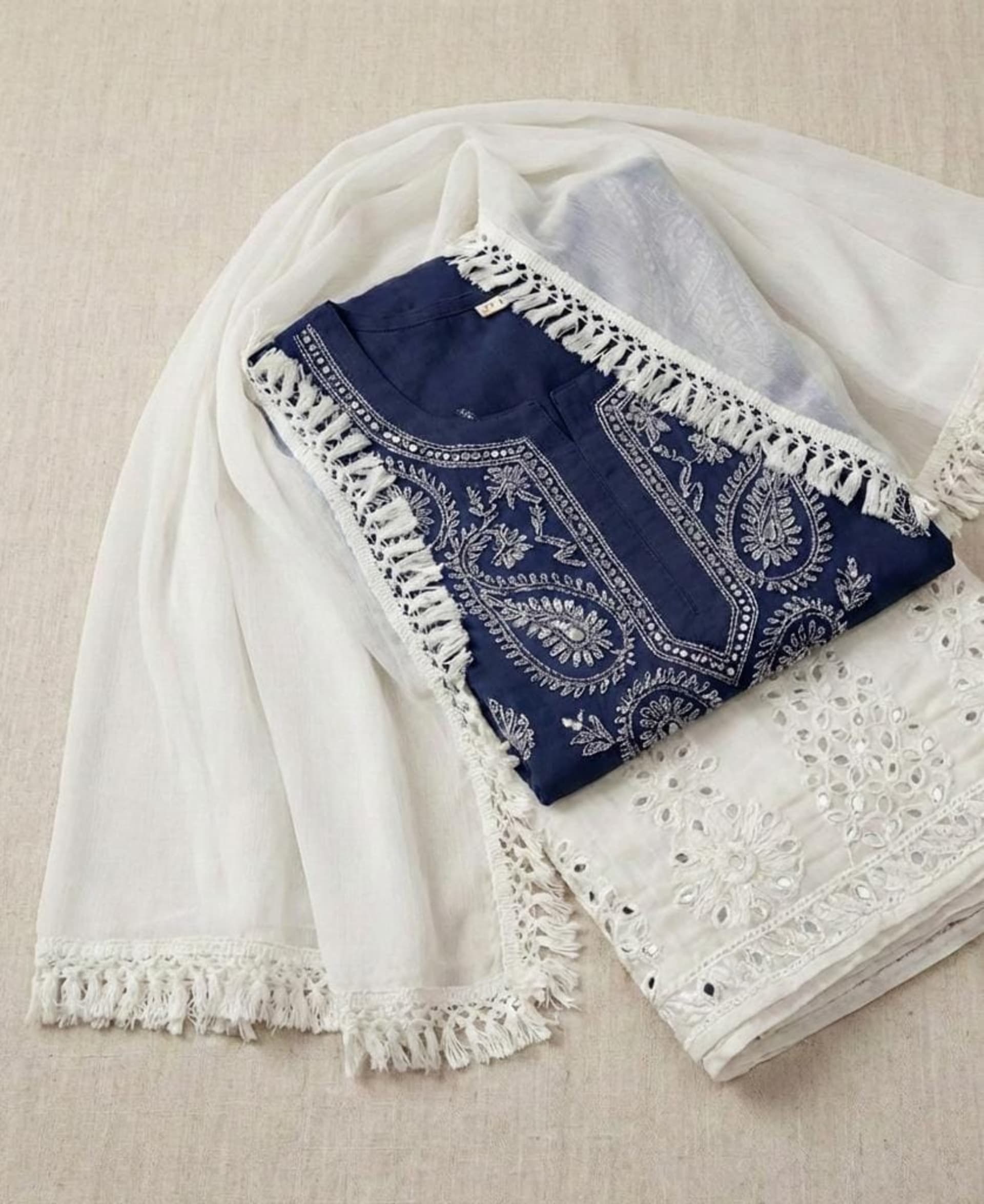 NIGHAT COLLECTION Lucknowi Chikankari - Full view 3