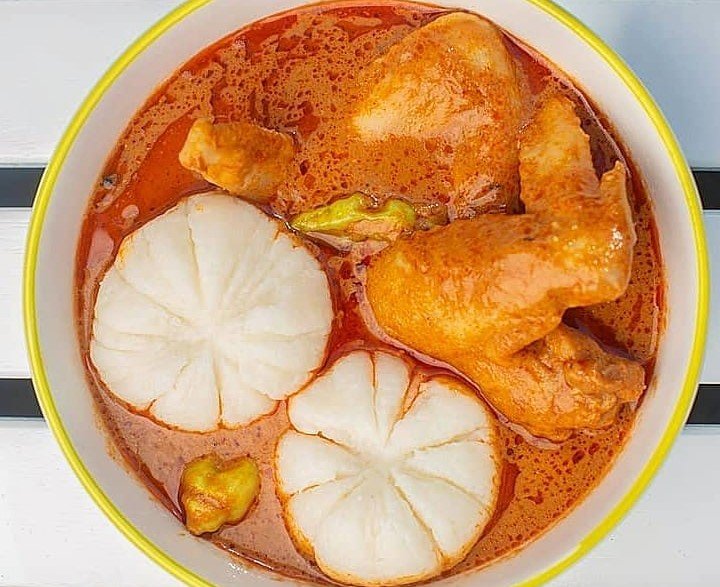 Banku And Groundnut Soup With Chicken