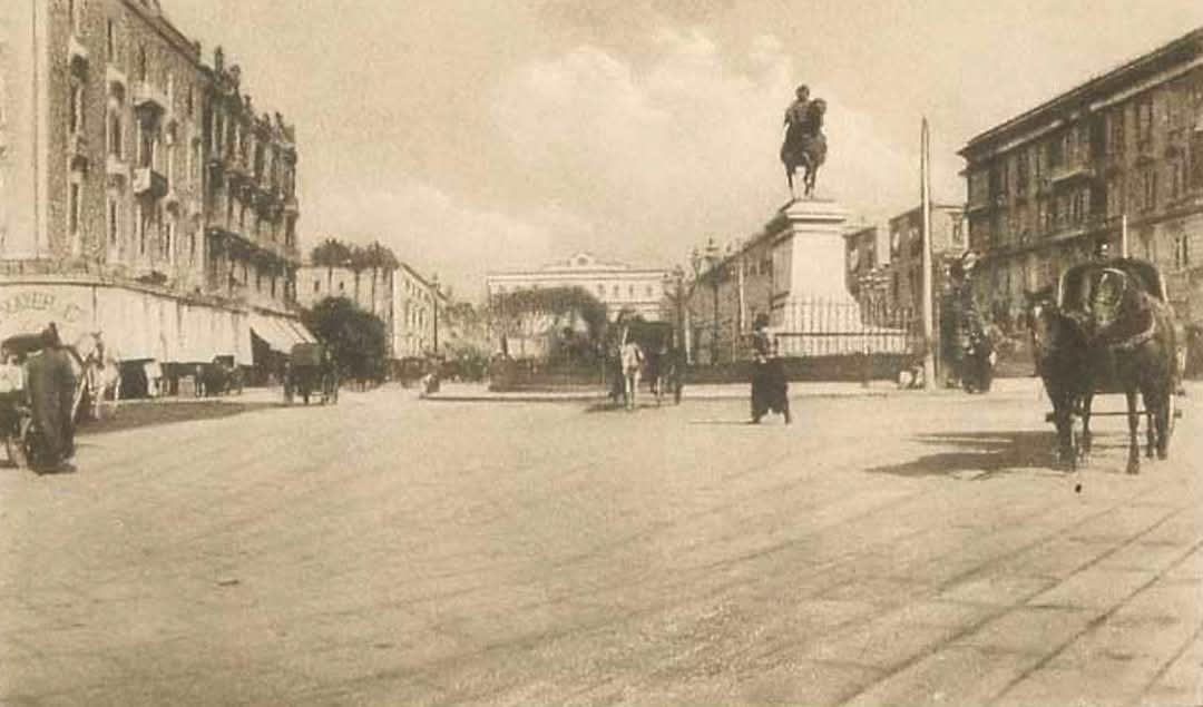 Consuls Square 