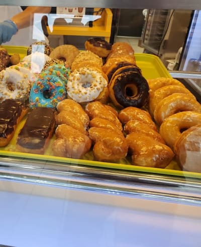 Dolly's Donuts