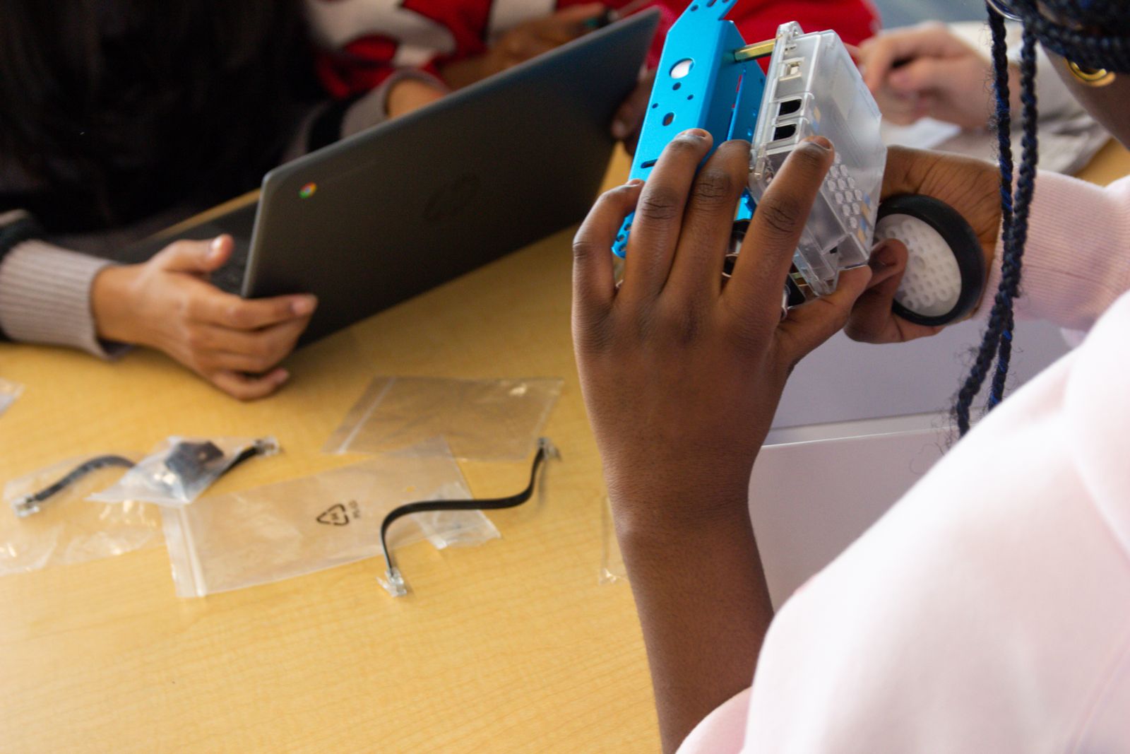 Kids STEAM Workshop - Photo 10