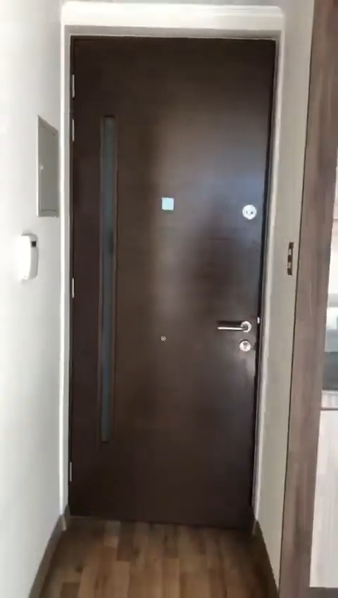 412