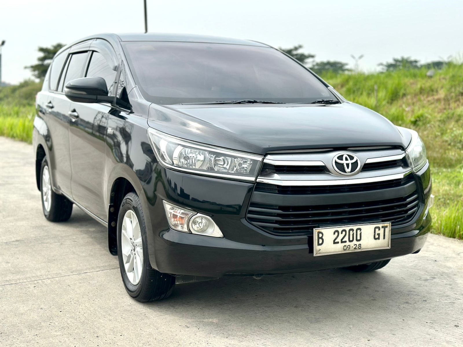 TOYOTA Innova G 2.0 AT