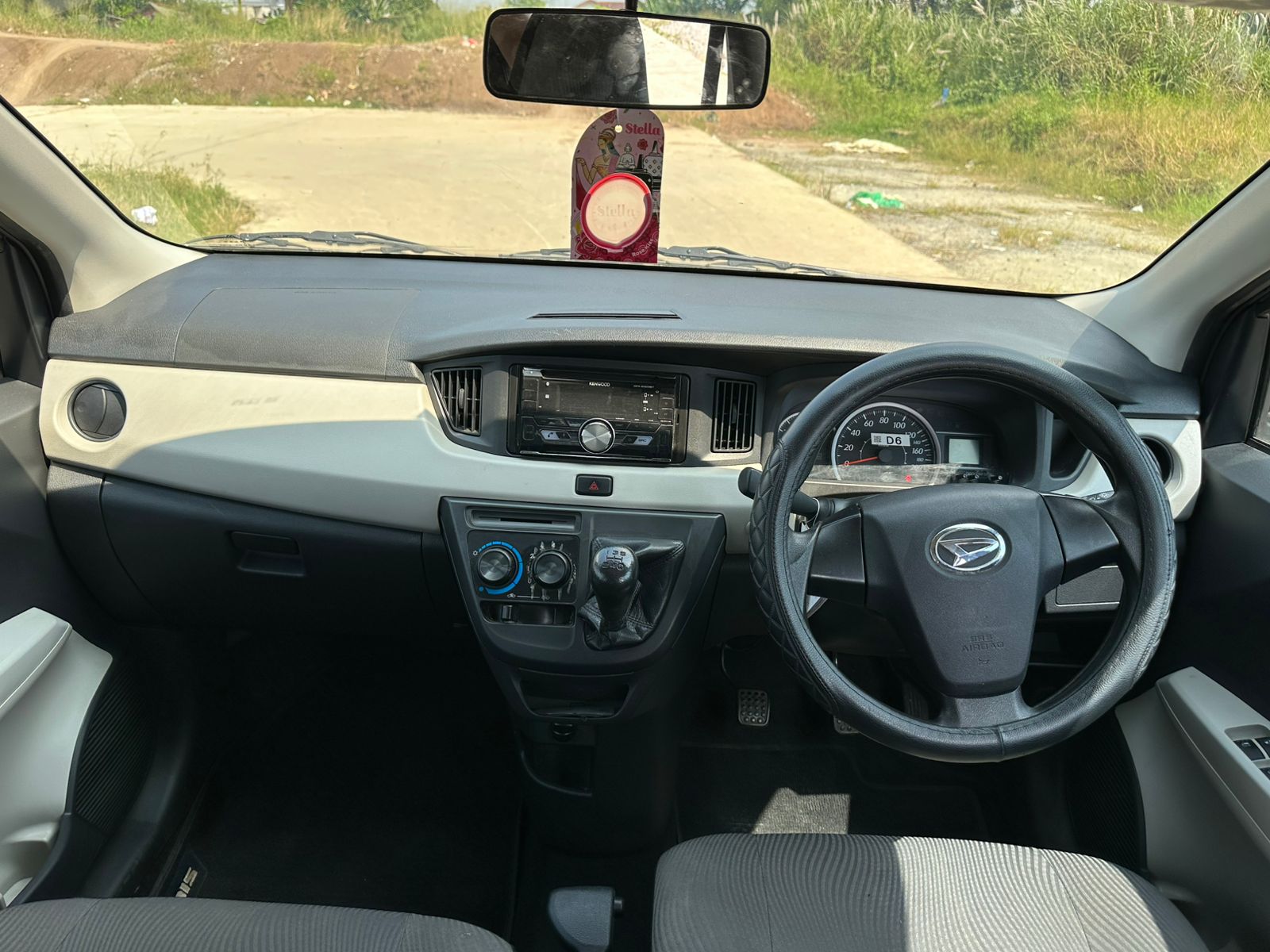 DAIHATSU SIGRA X 1.2 M/T 2