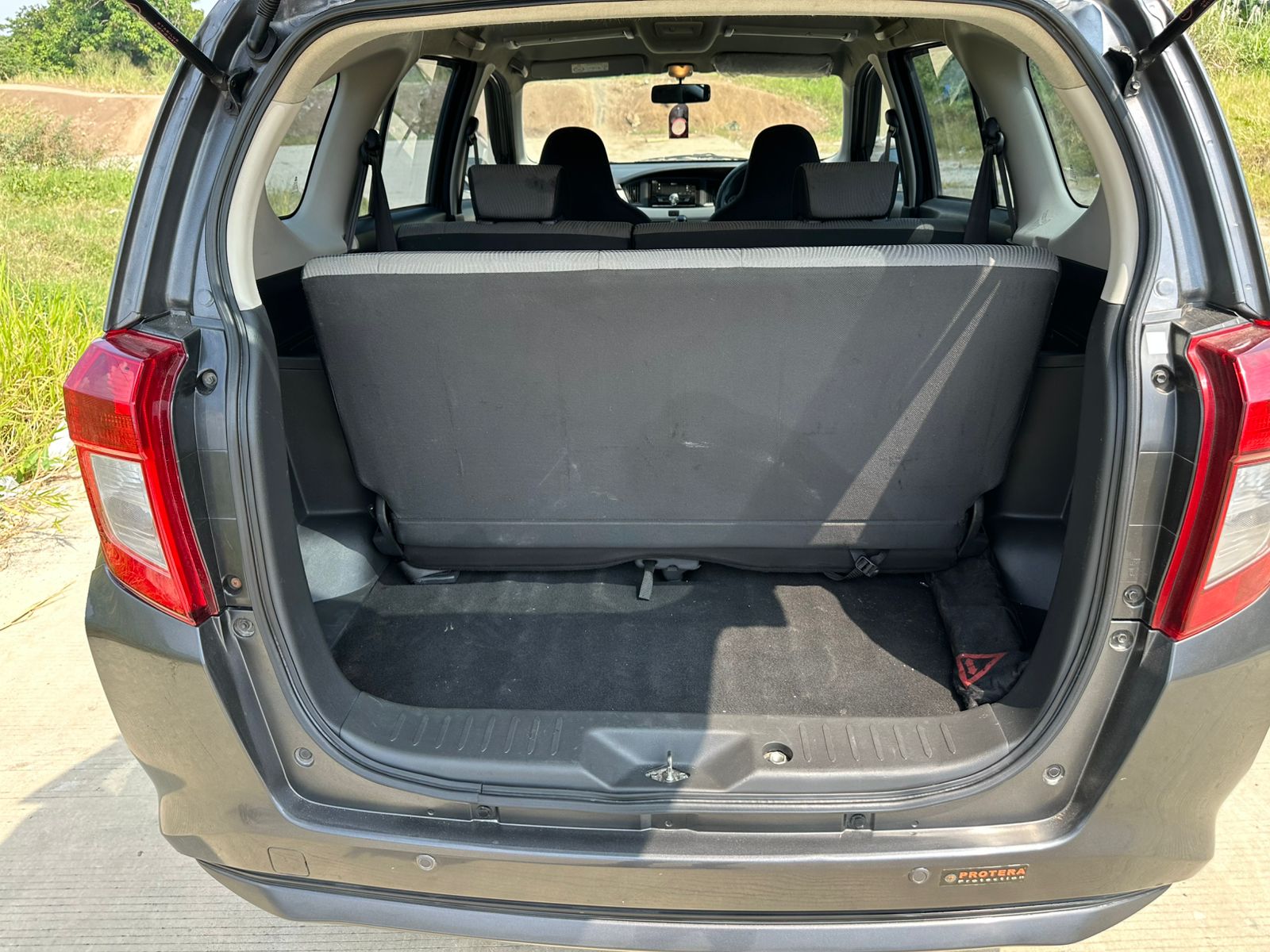DAIHATSU SIGRA X 1.2 M/T 5
