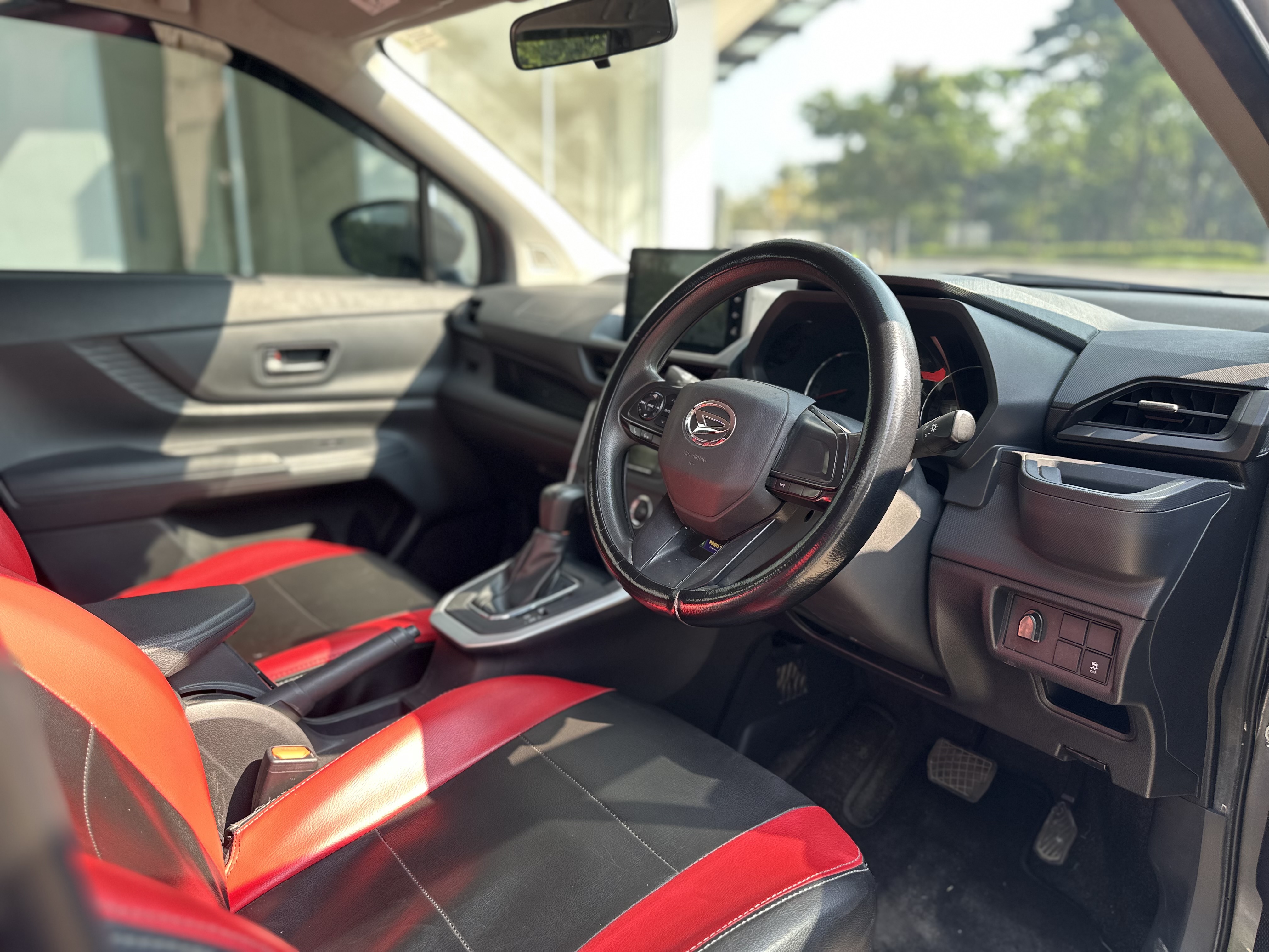 Xenia R CVT 2022 3