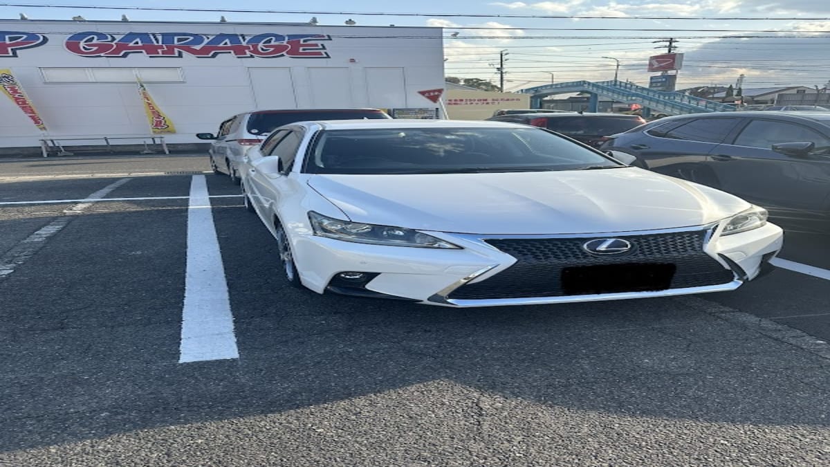 ＬＥＸＵＳ中古車専門店 スクエア本店 - 画像1