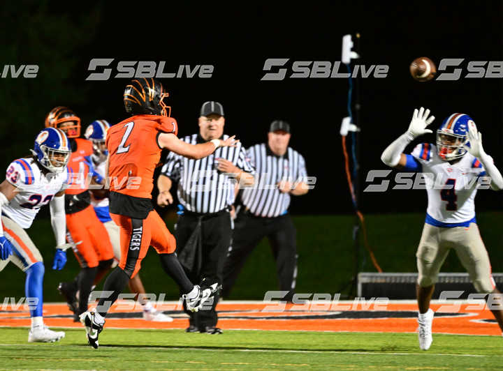 10132023 TV Edwardsville vs East St. Louis 1823 copy.jpg