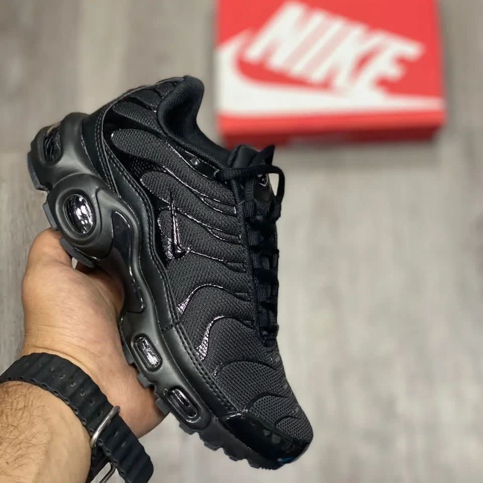 Nike Air Max Plus Black thumbnail 2
