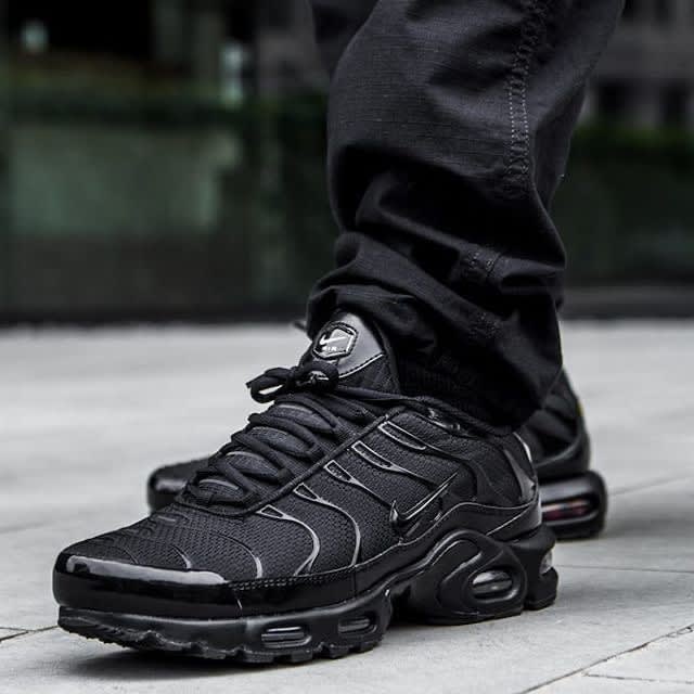 Nike Air Max Plus Black thumbnail 10