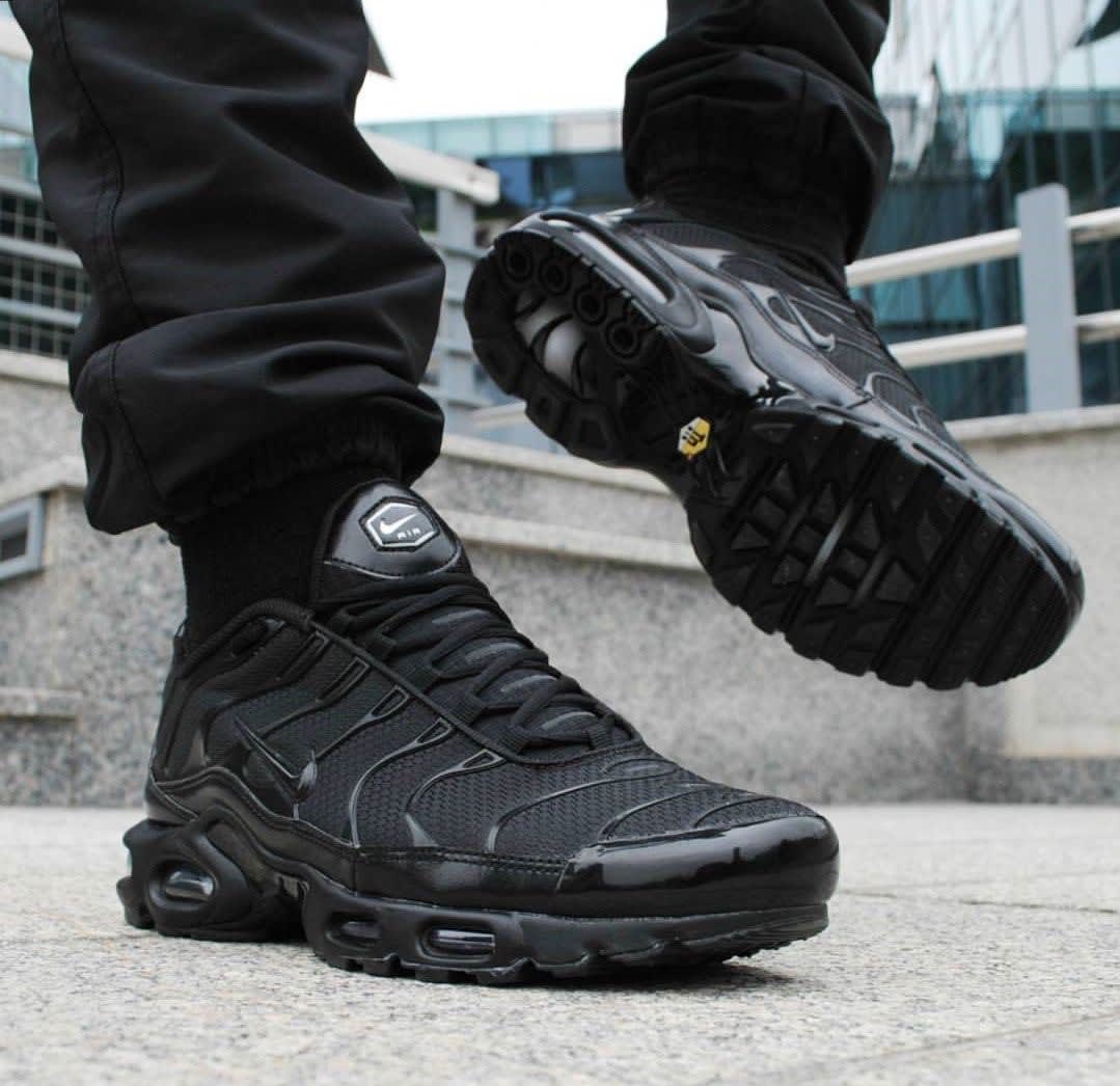 Nike Air Max Plus Black thumbnail 9