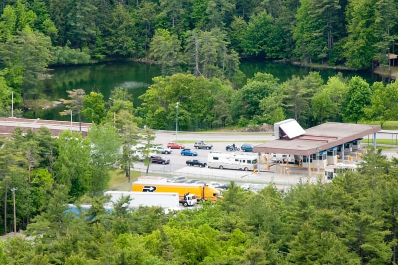 Cruce de garitas por la bahía Alexandría, Nueva York y Puente Thousand Islands, Ontario