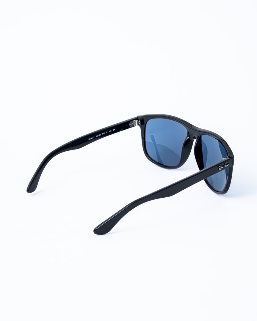 Ray-Ban RB4147