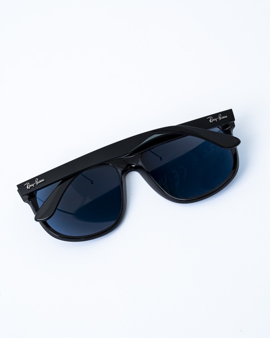 Ray-Ban RB4147