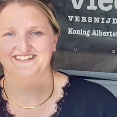 Eveline vh Vleesatelier, koningin met e kroontje