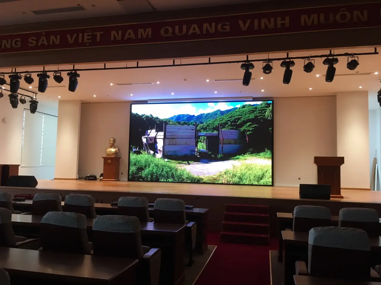Màn hình phòng họp LED, LCD tại Hà Giang
