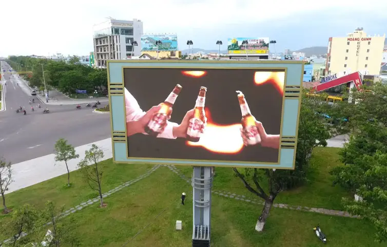 Màn hình quảng cáo LCD và LED tại Quảng Ninh