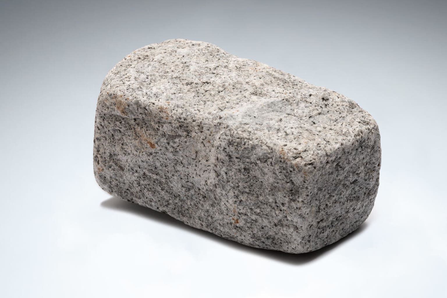 Medium Grey Tumbled Granite Setts 200 x 100 x 100