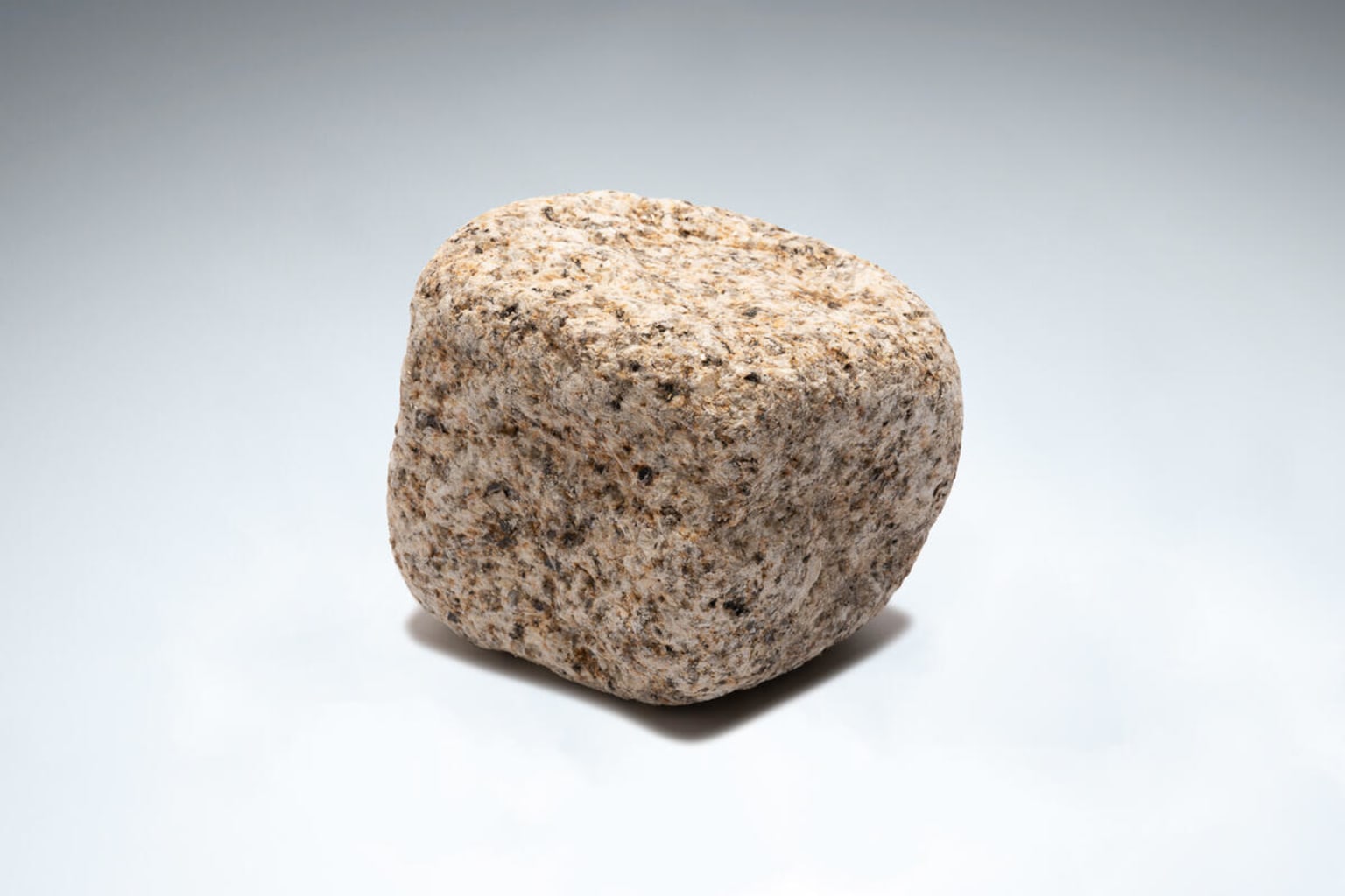 Golden Brown Tumbled Granite Setts 100 x 100 x 100
