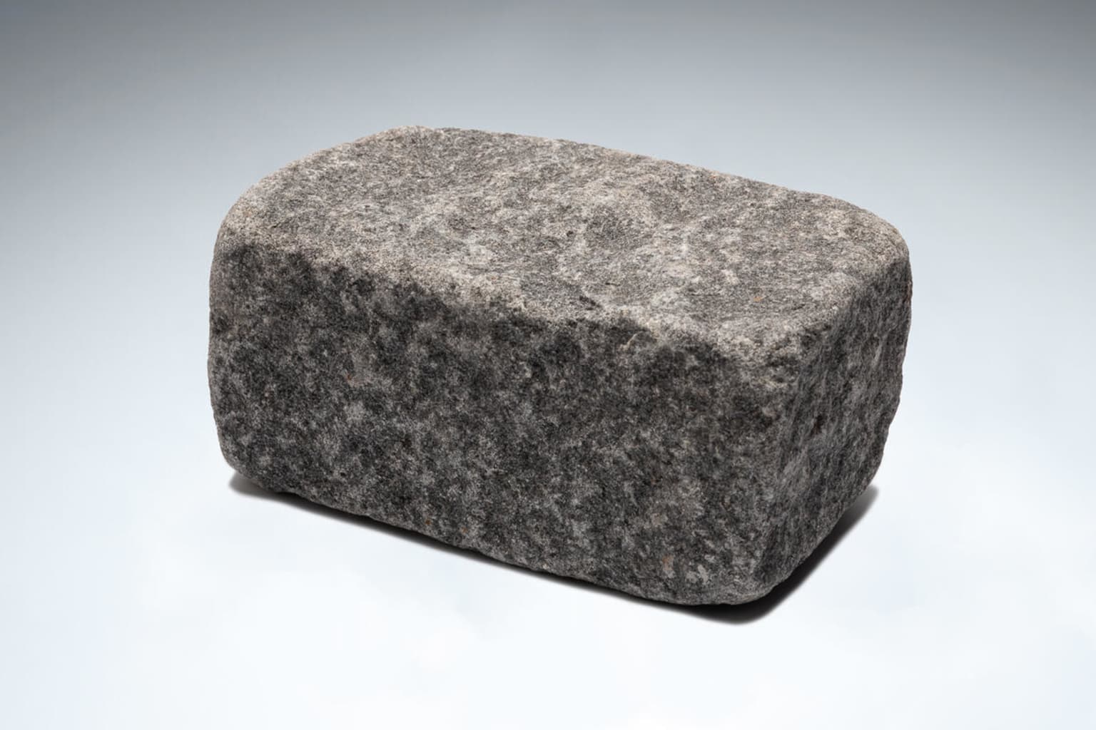 Black Tumbled Granite Setts 200 x 100 x 100